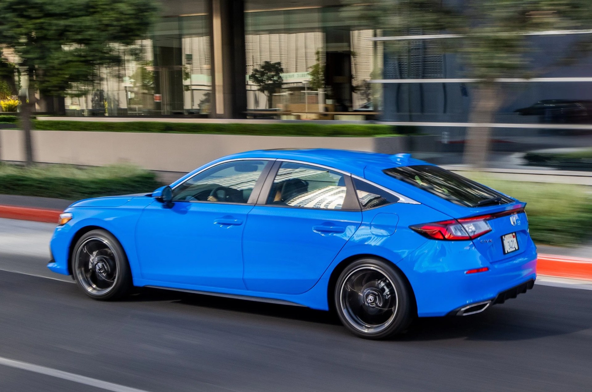 2022 honda civic hatchback with accessory wheels