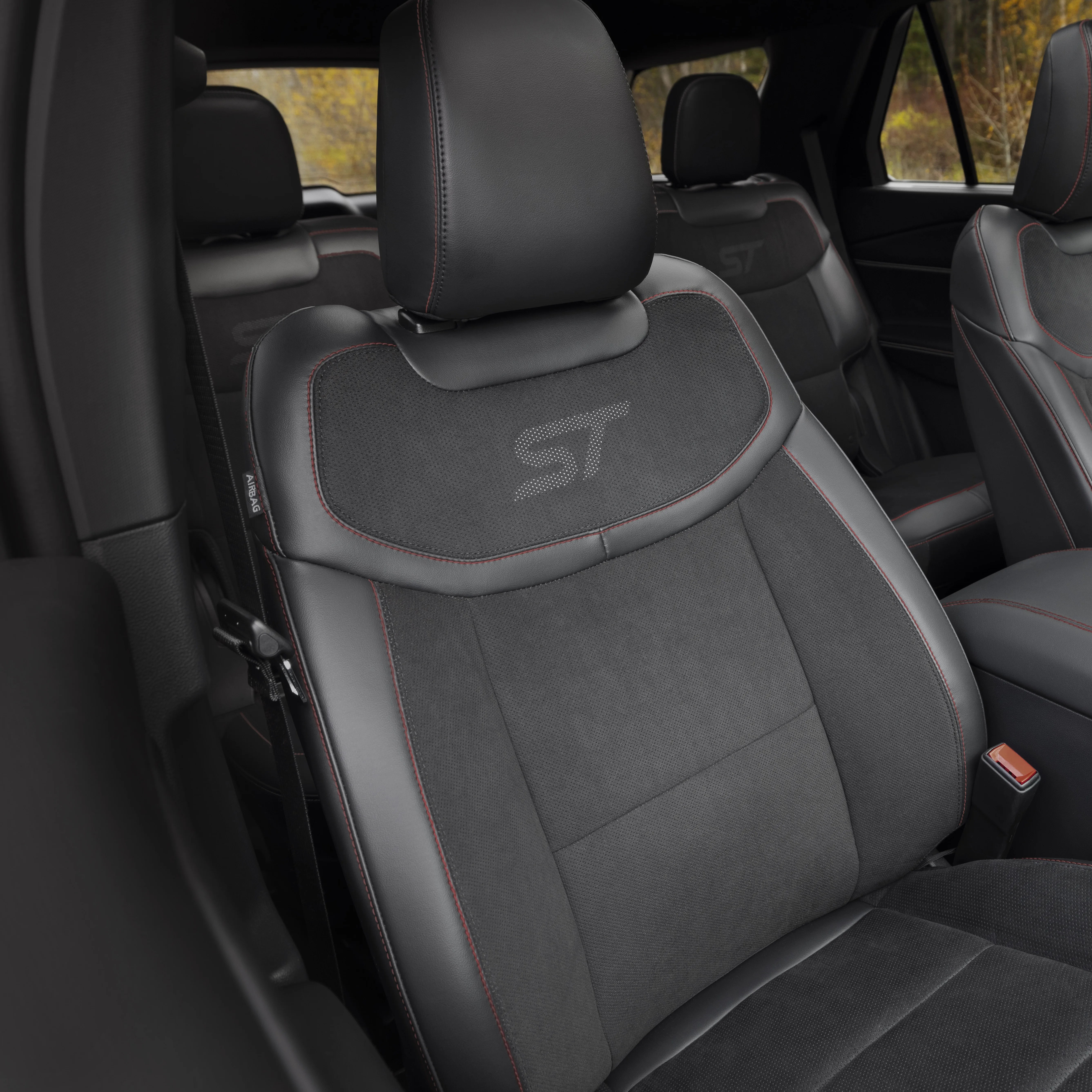 Ford Explorer ST seats