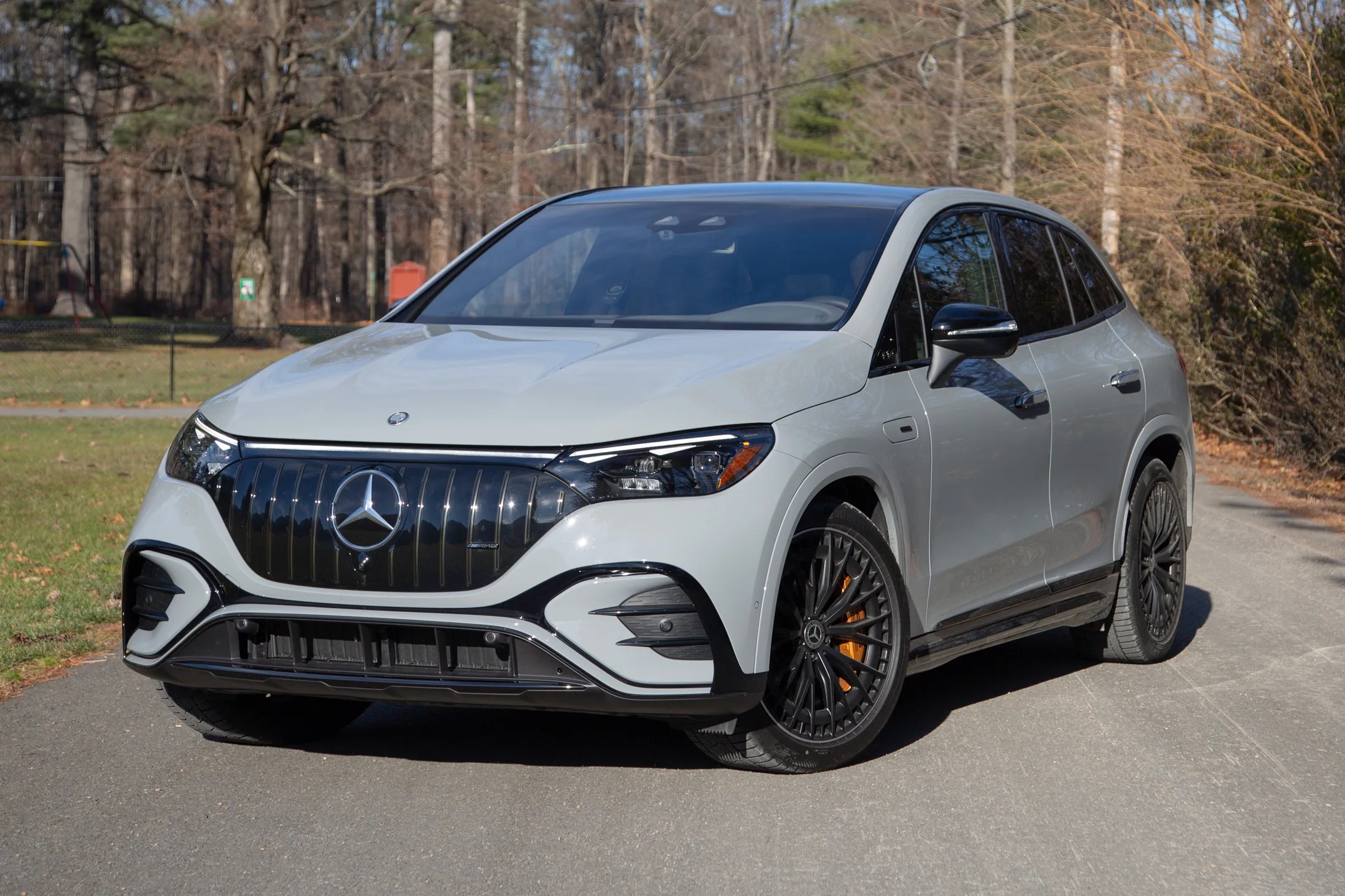 mercedes suv front corner