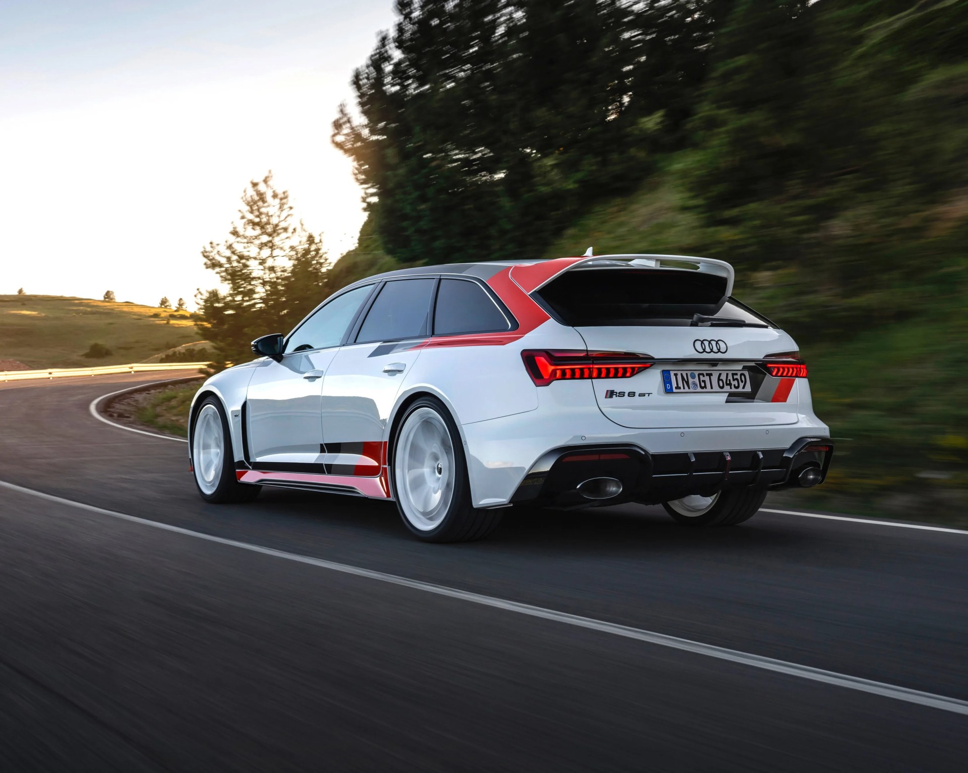 Audi RS 6 Avant GT rear