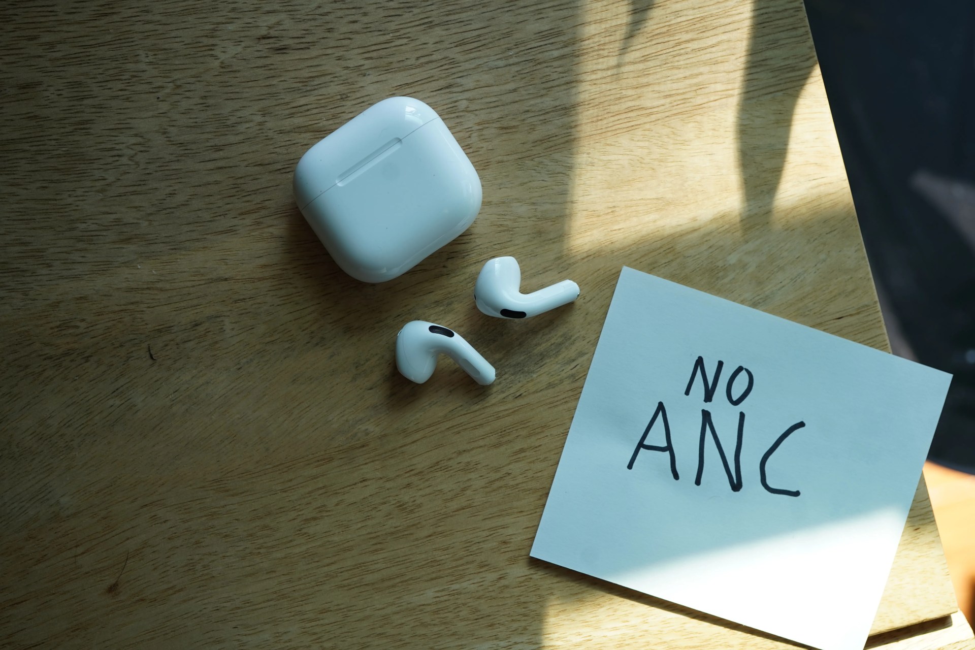 AirPods 4 with no ANC