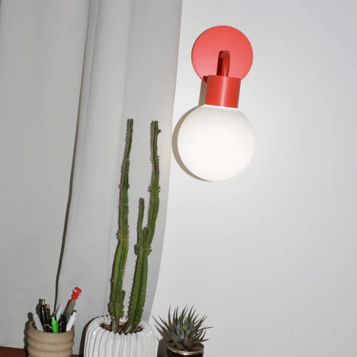 Poplight on wall