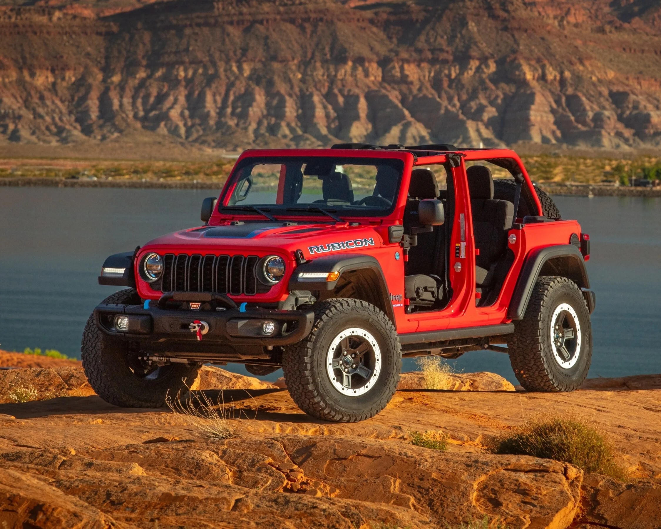 Jeep Wrangler Rubicon parked by a lake