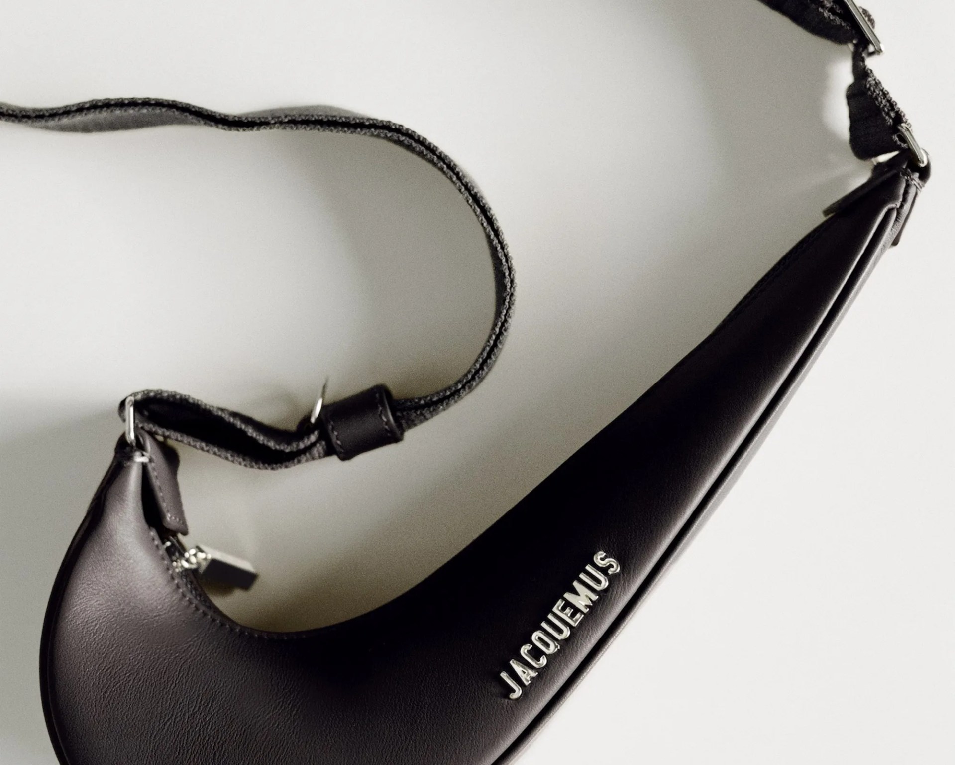 Le sac Swoosh JACQUEMUS+NIKE bag