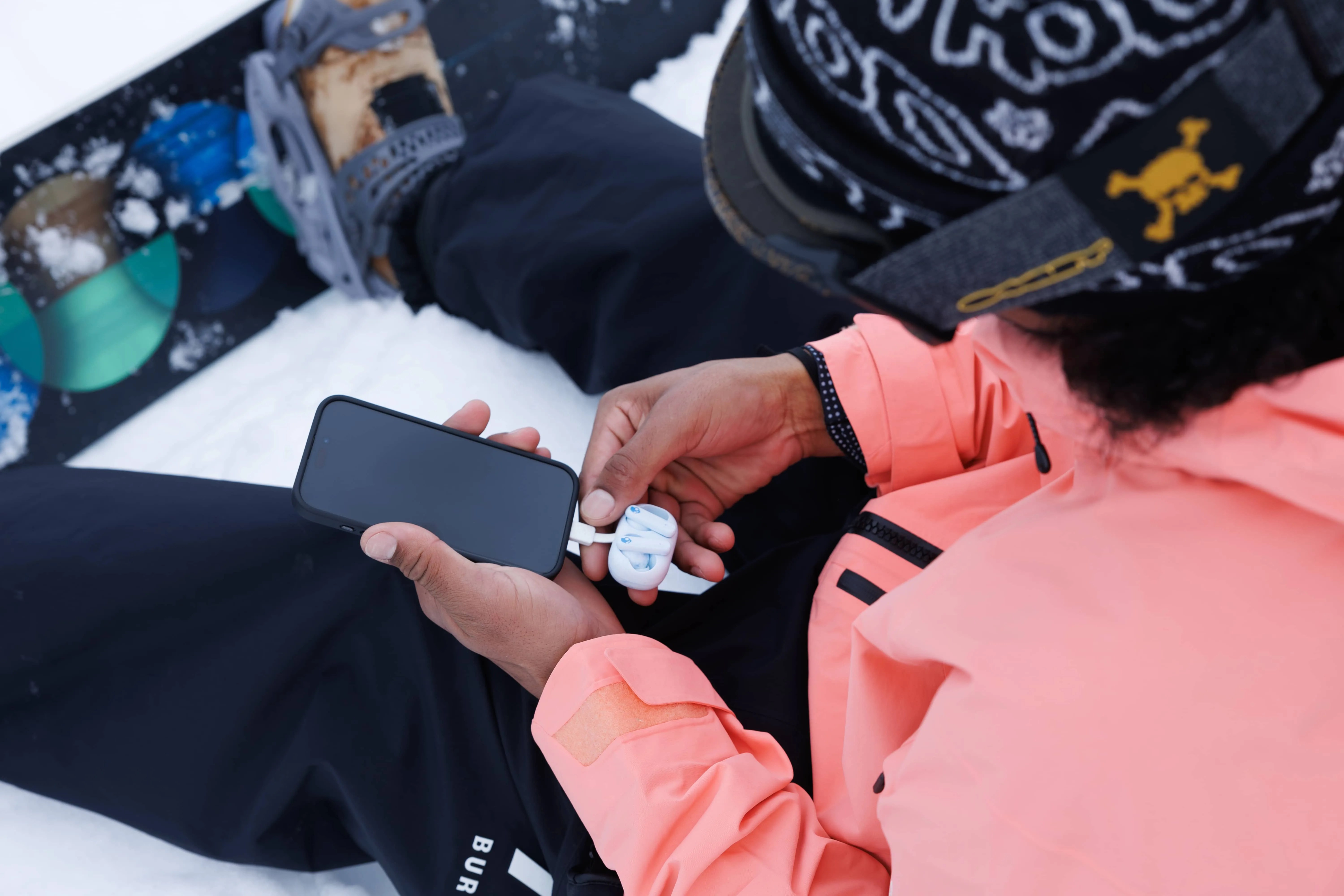 skullcandy-ecobuds-charging