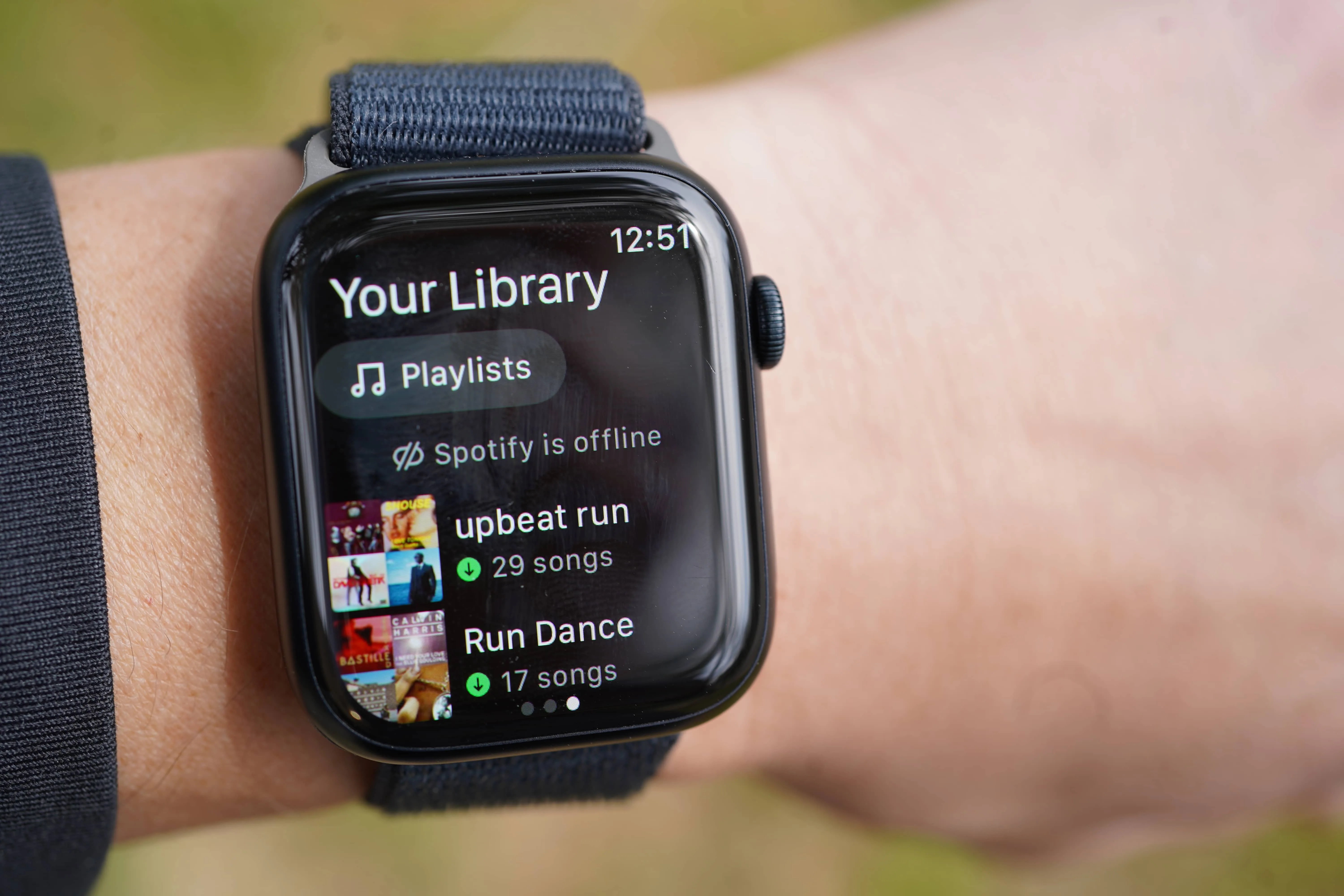 Spotify music playlist download screen on the Apple Watch