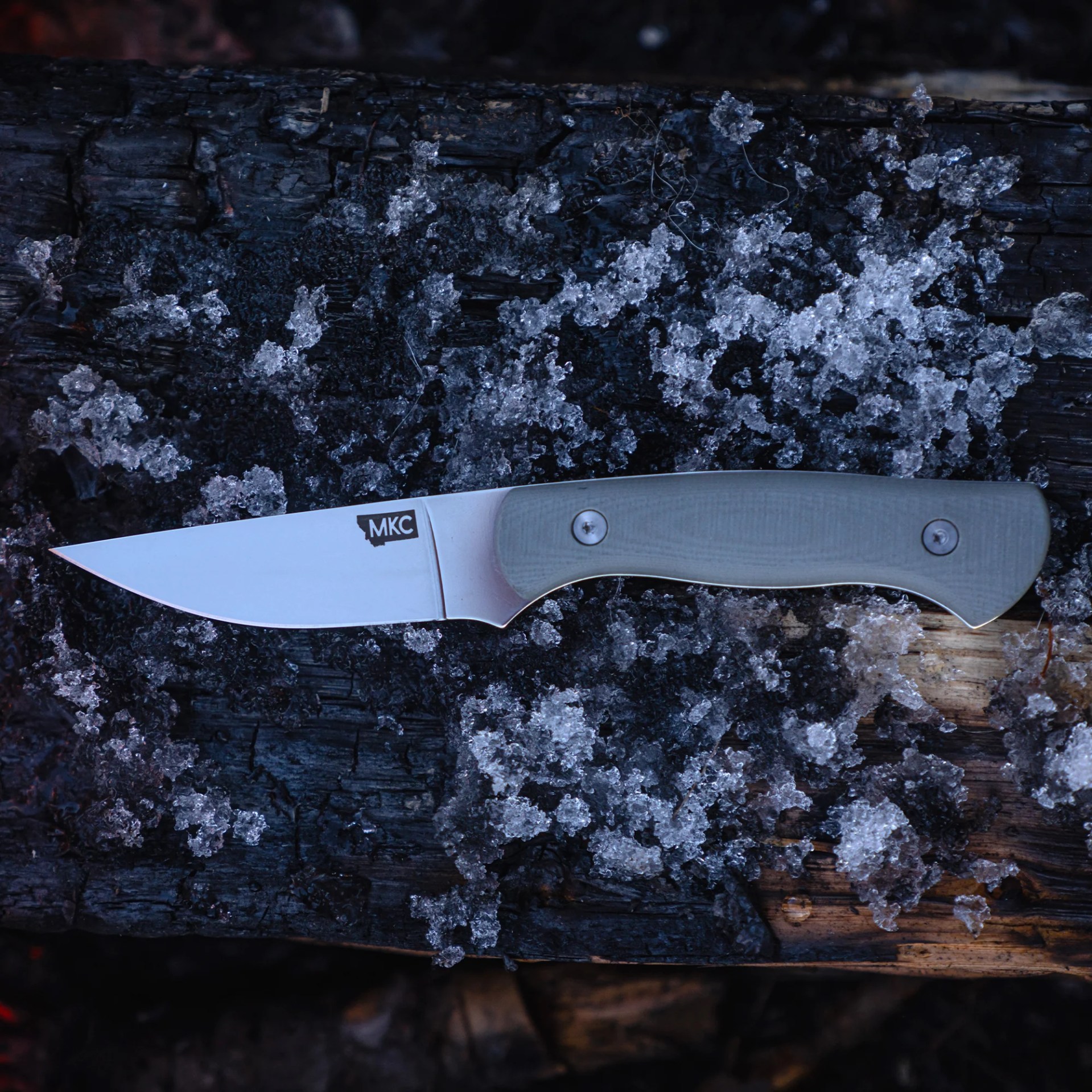 magnacut blackfoot 2.0 on icy background