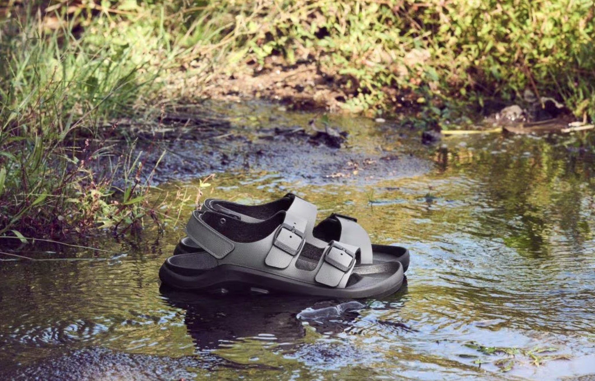 morgami terra sandal in water