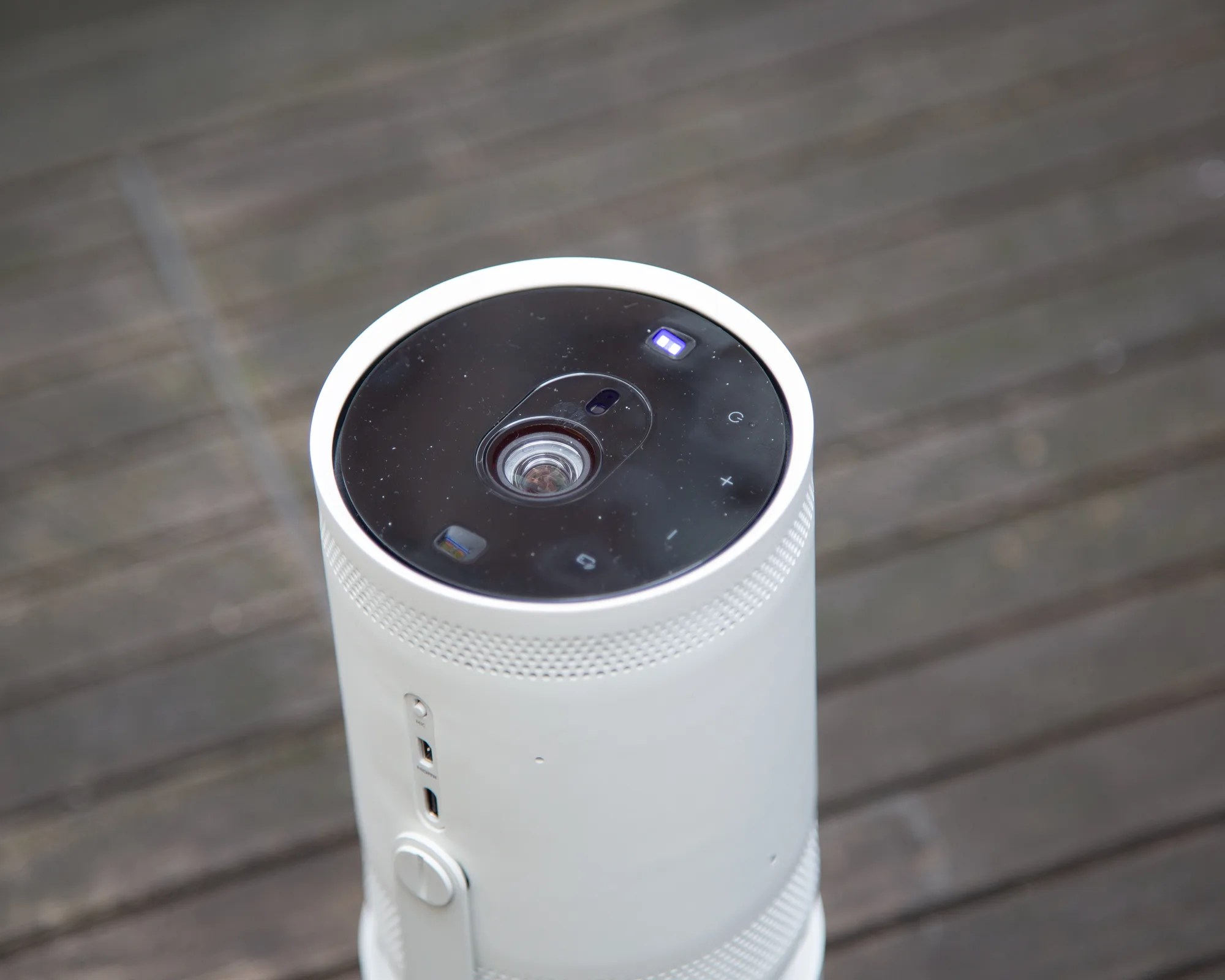 samsung freestyle portable projector in white