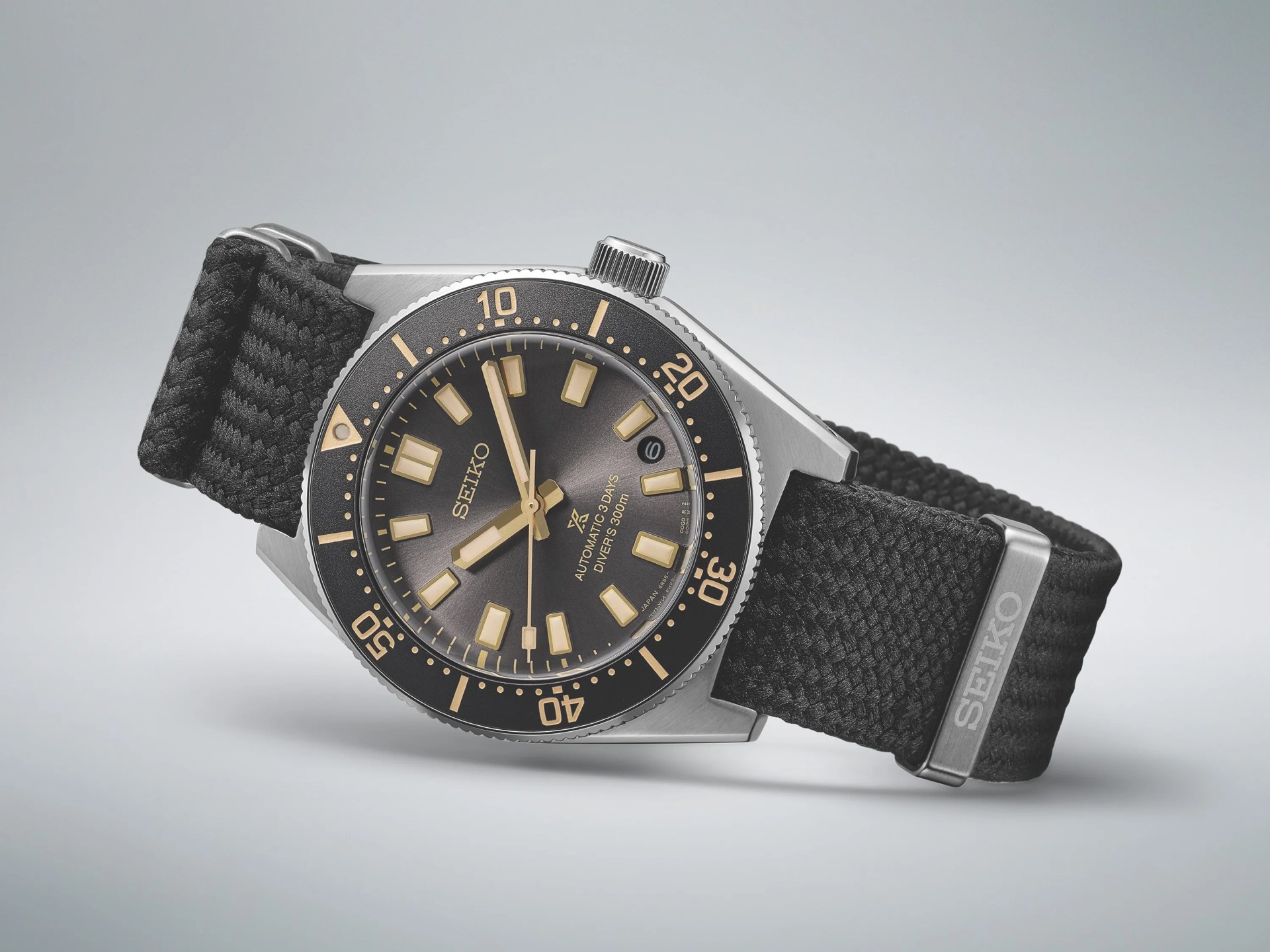 seiko dive watch on fabric strap