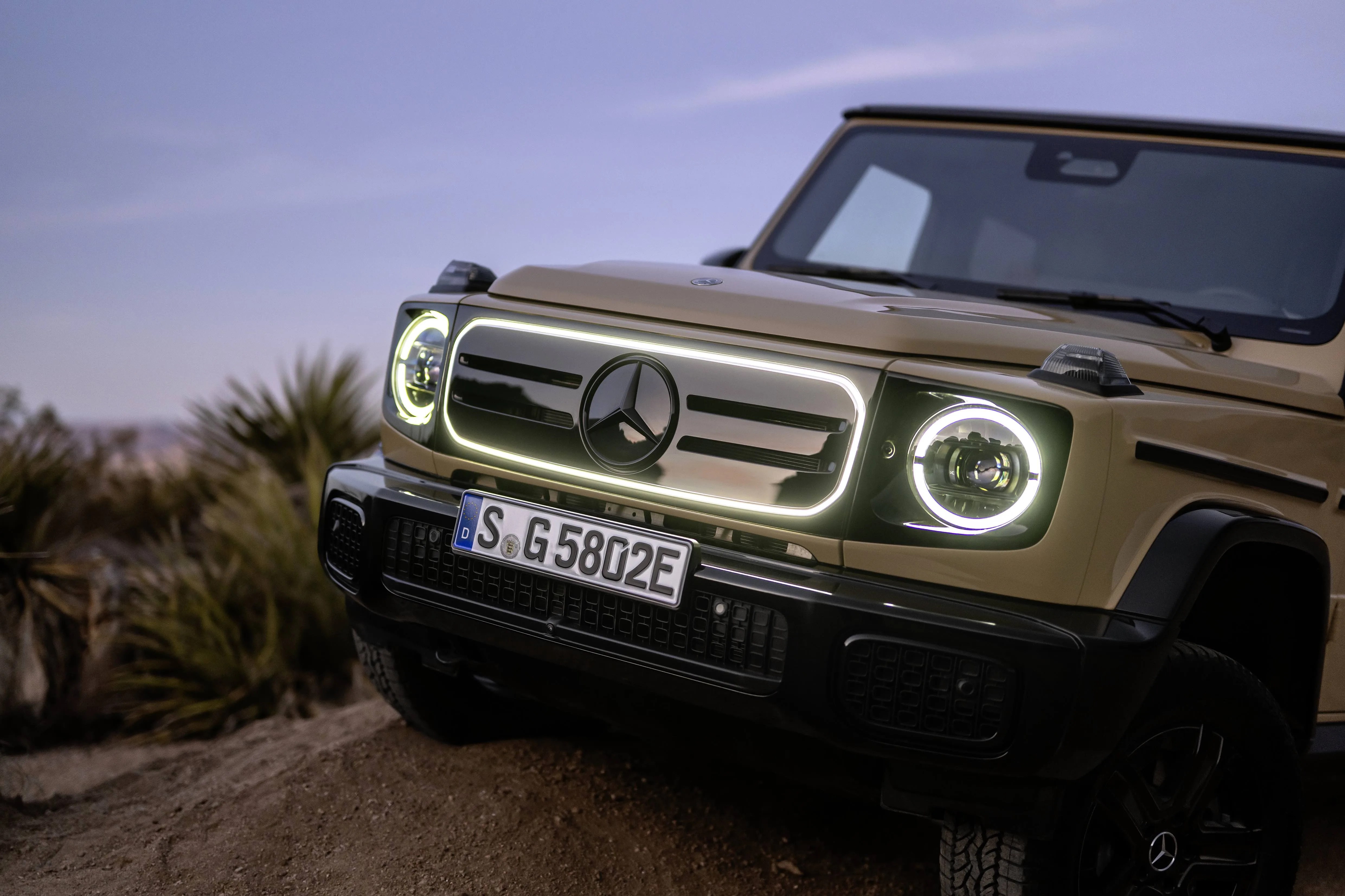 mercedes electric suv grille