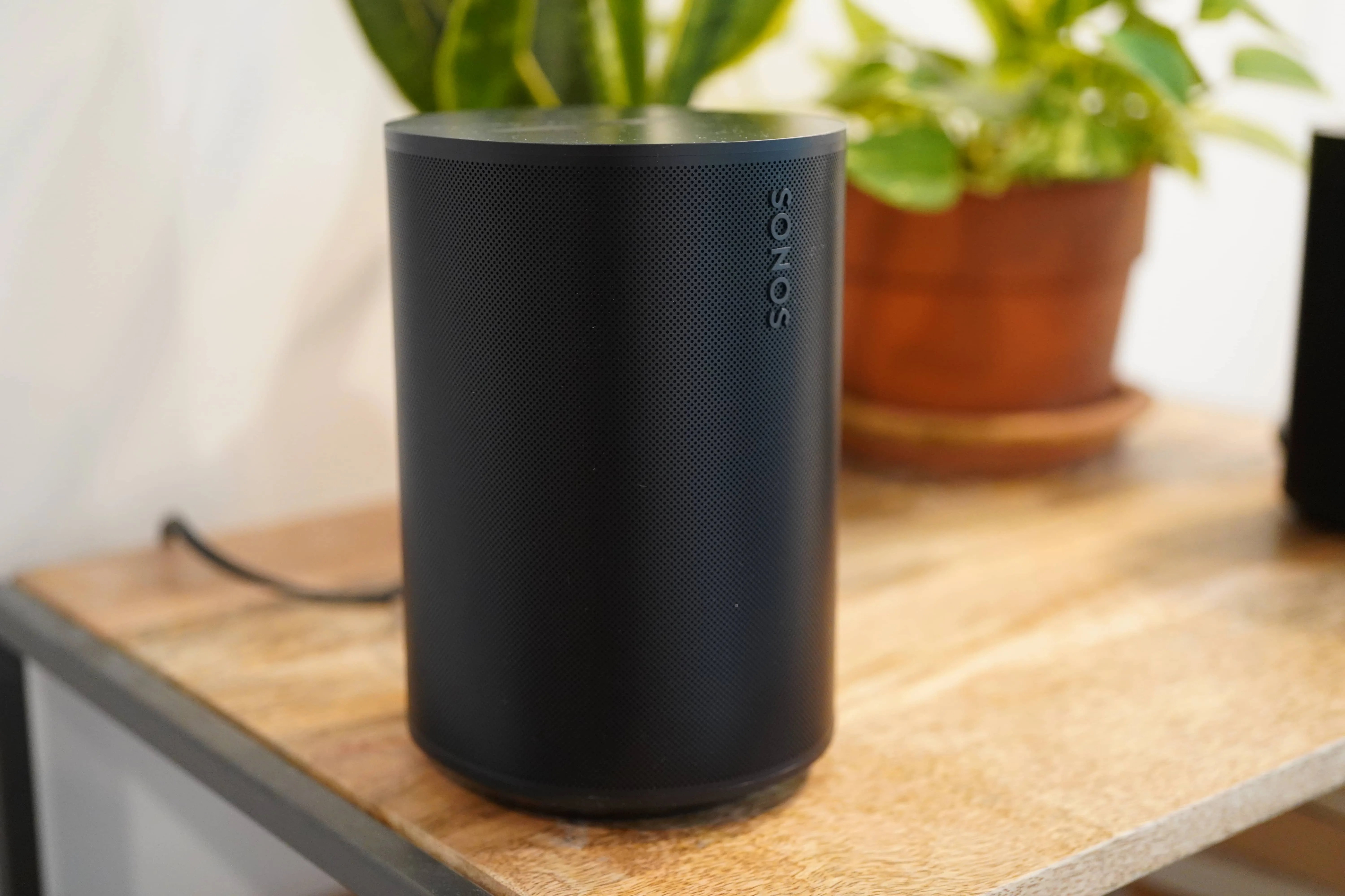 Sonos Era 100 speaker