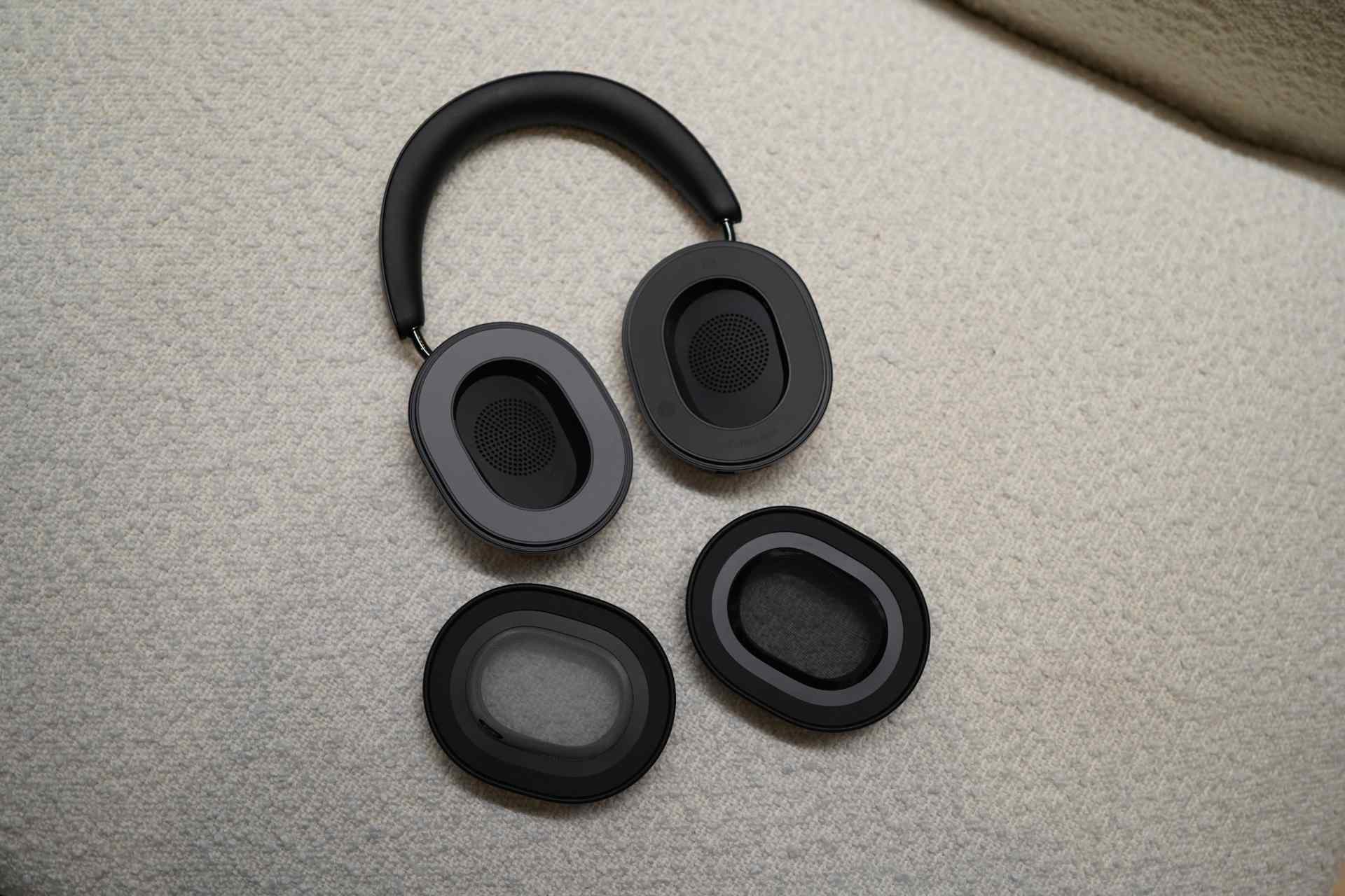 Sonos-Ace-headphones