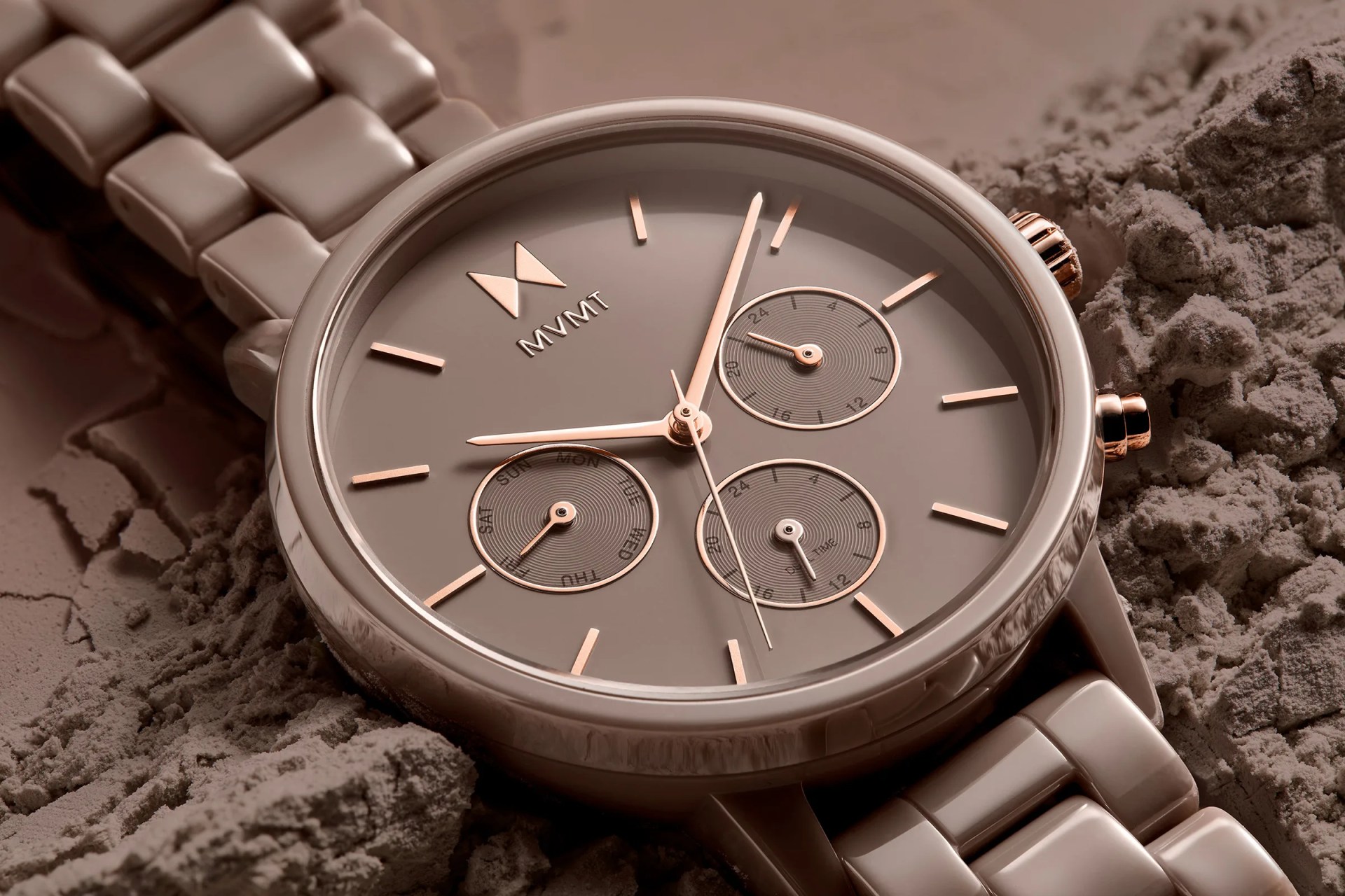 watch in ceramic dust material