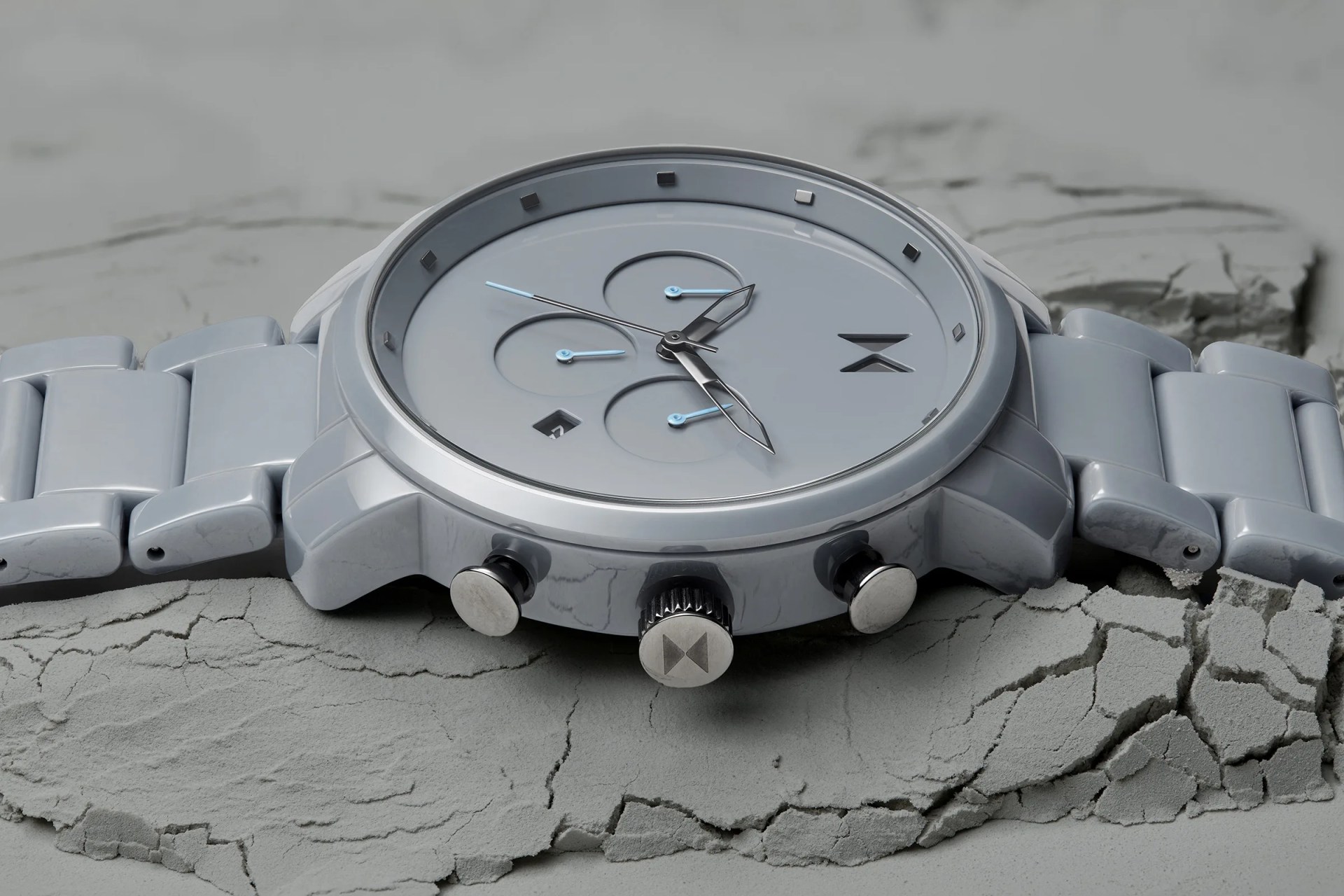 watch in ceramic dust material