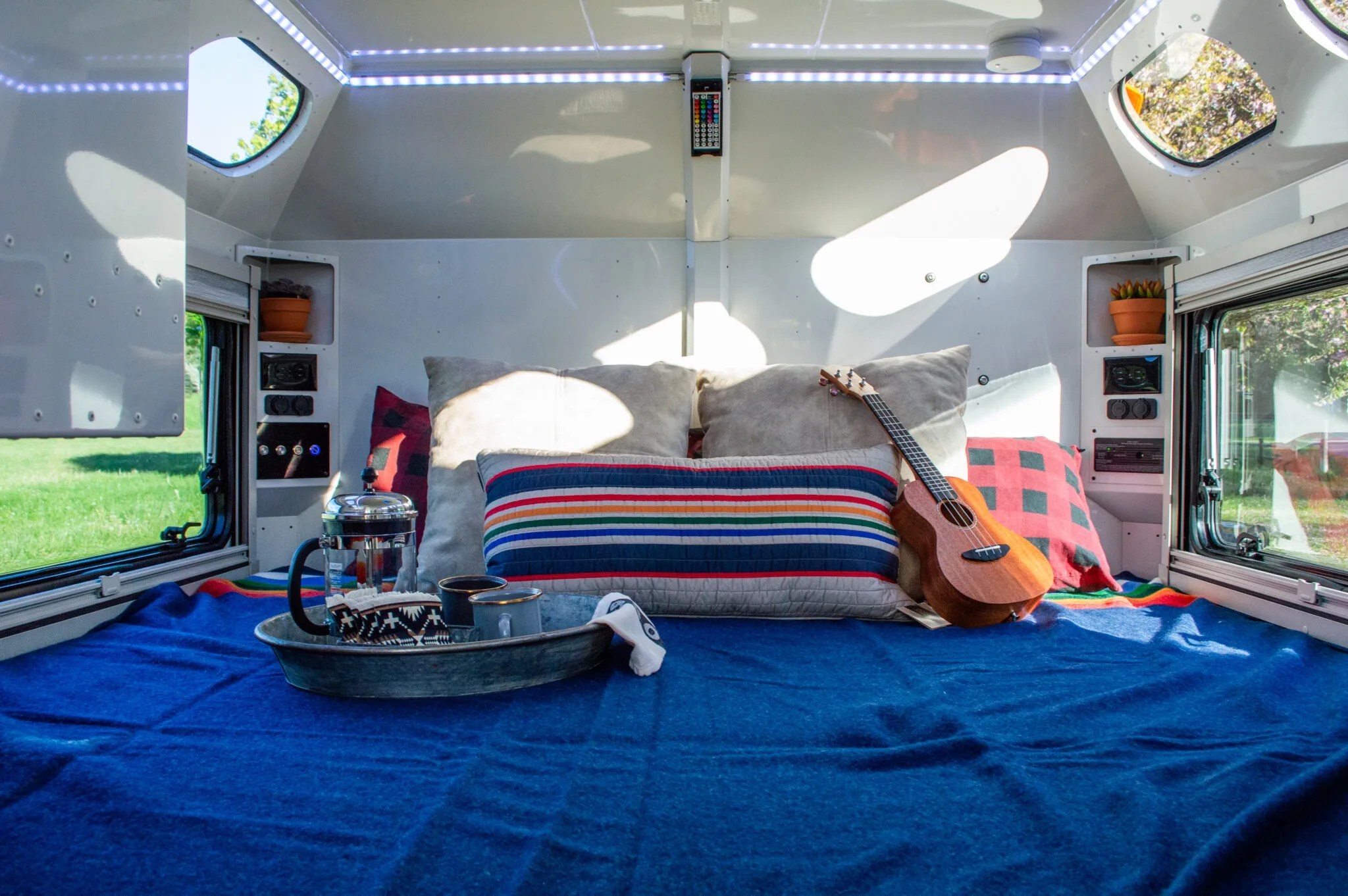 mammoth overland trailer bed
