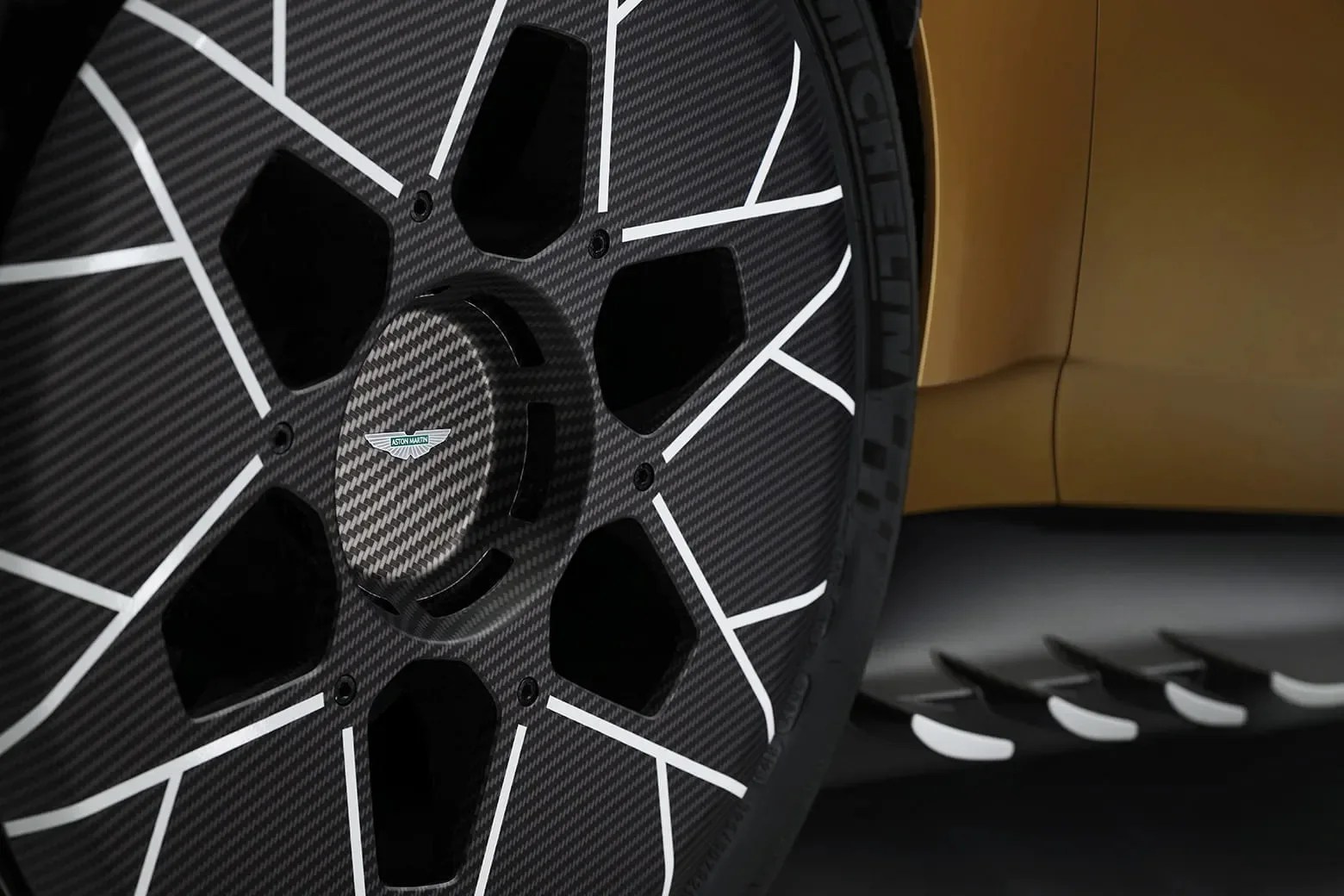 aston martin wheel