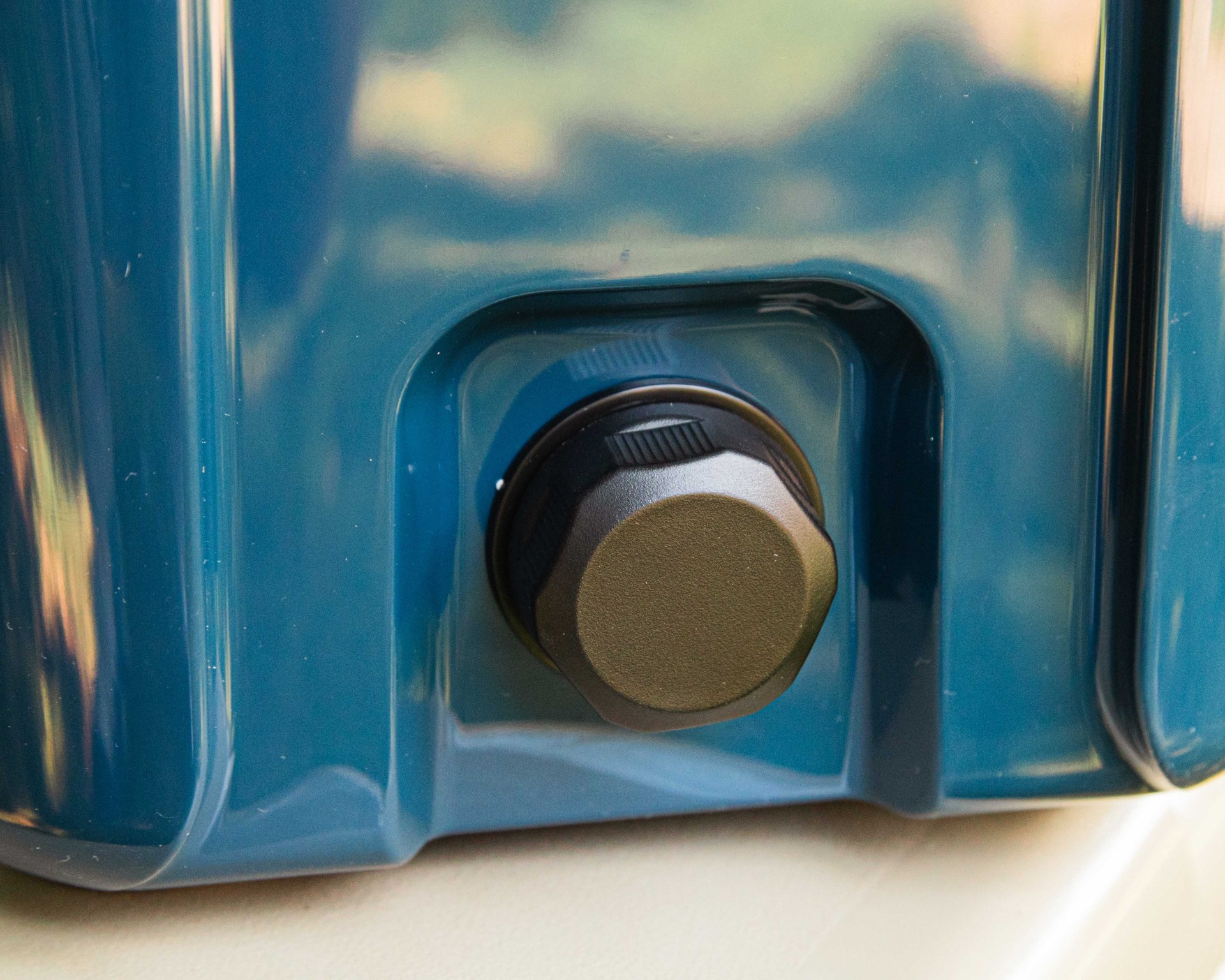 small blue yeti hard cooler
