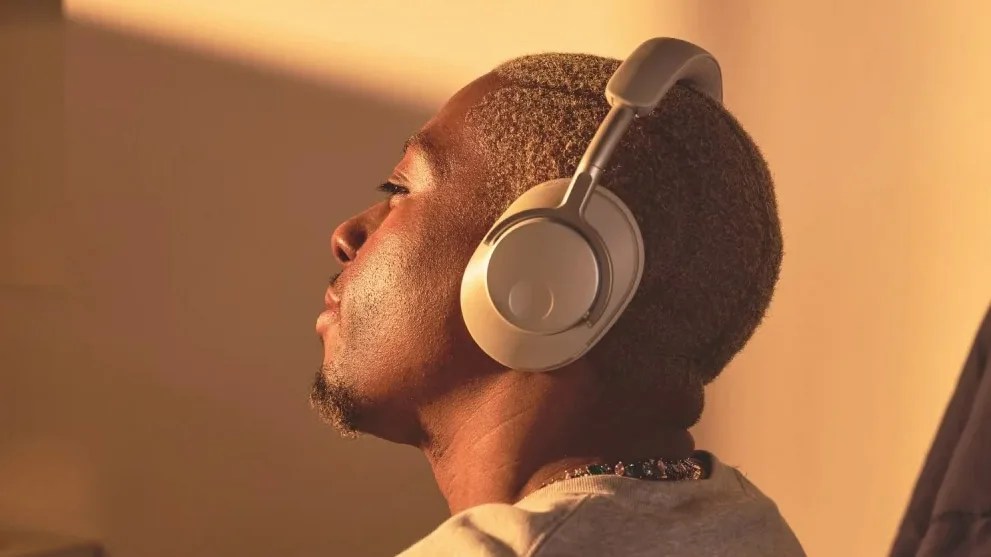 Cambridge Audio Melomania P100 headphones