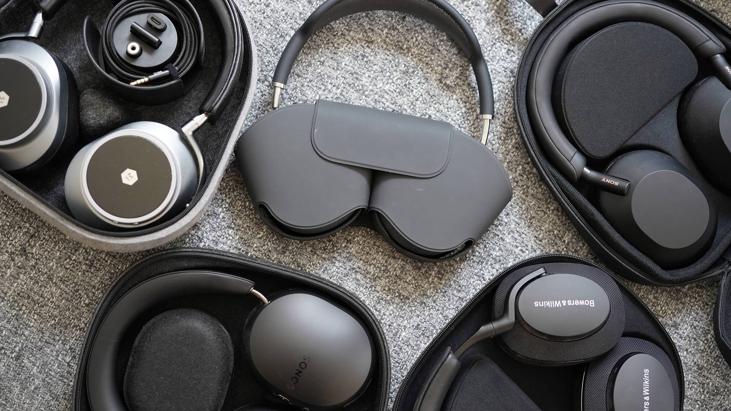 Headphone travel cases