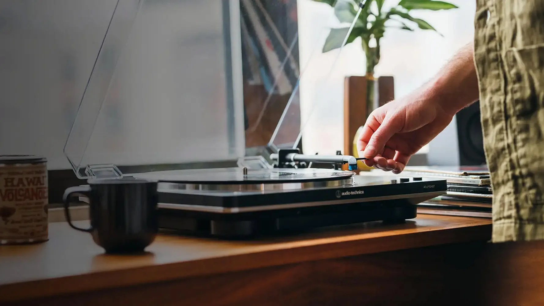 Audio-Technica AT-LP70XBT turntable