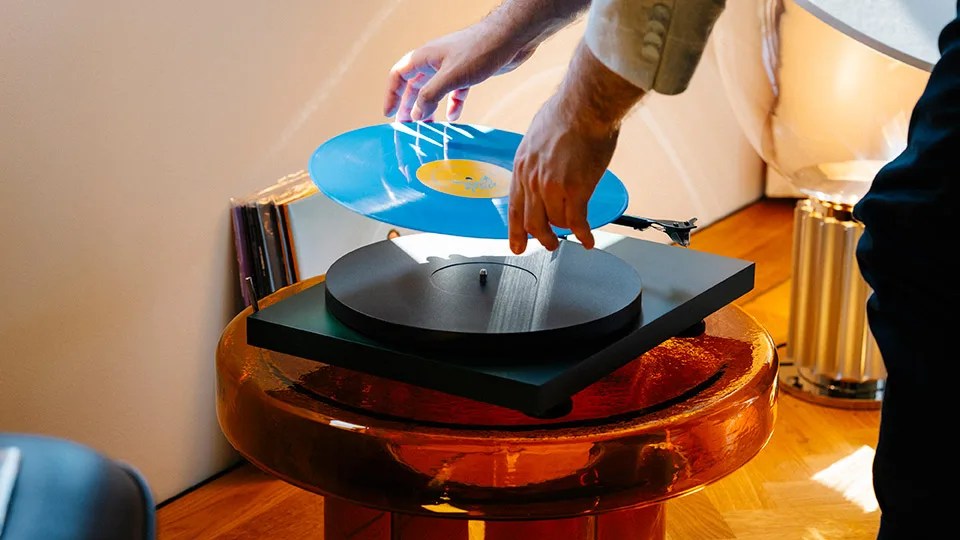 Pro-Ject Debut Evo 2 turntable