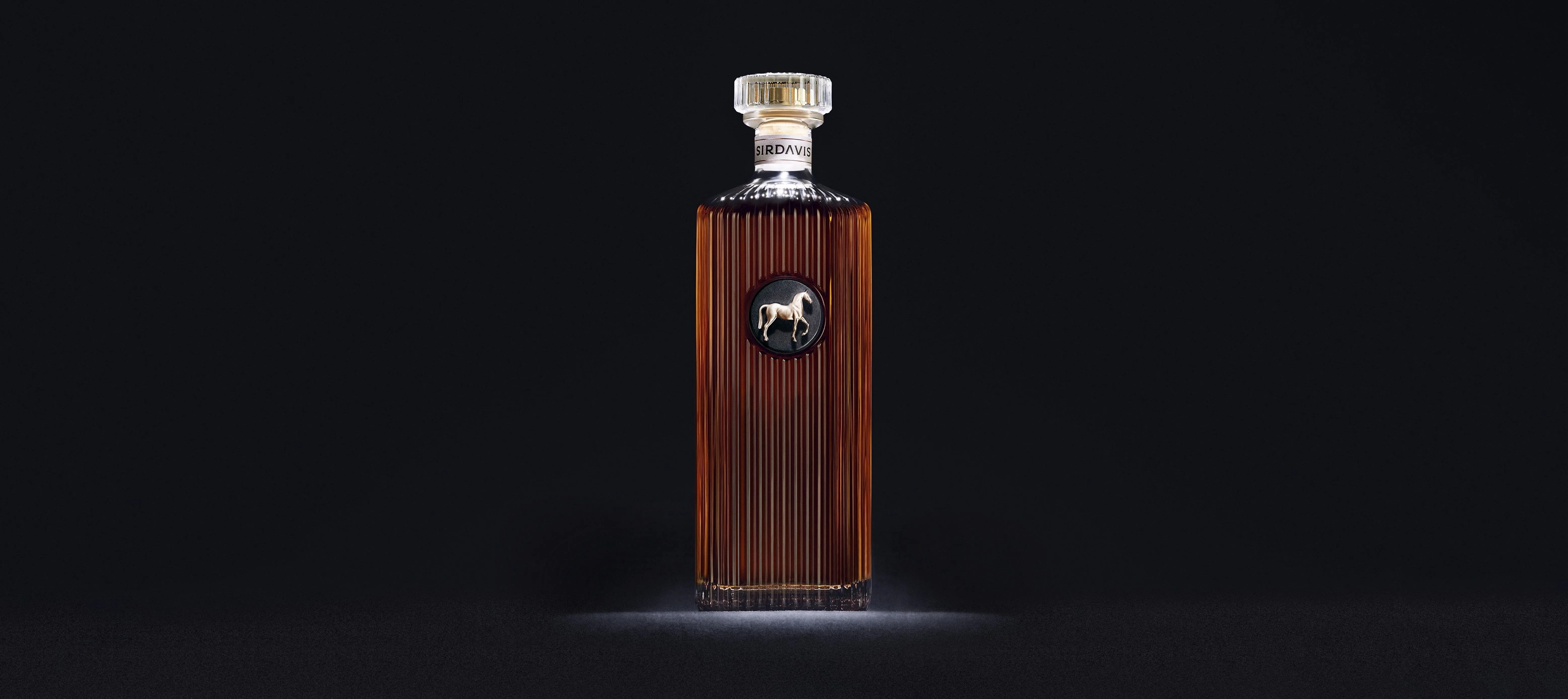 bottle of sirdavis whiskey
