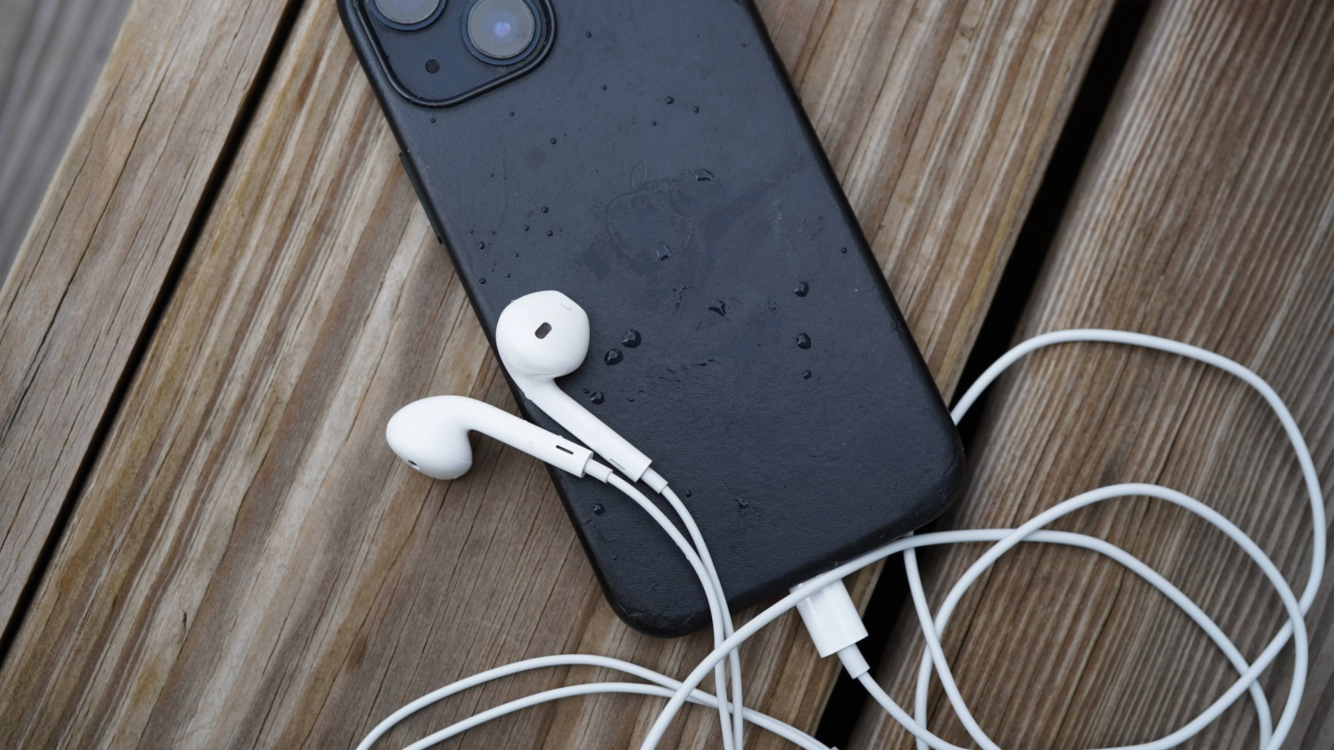 cheap wired headphones for running