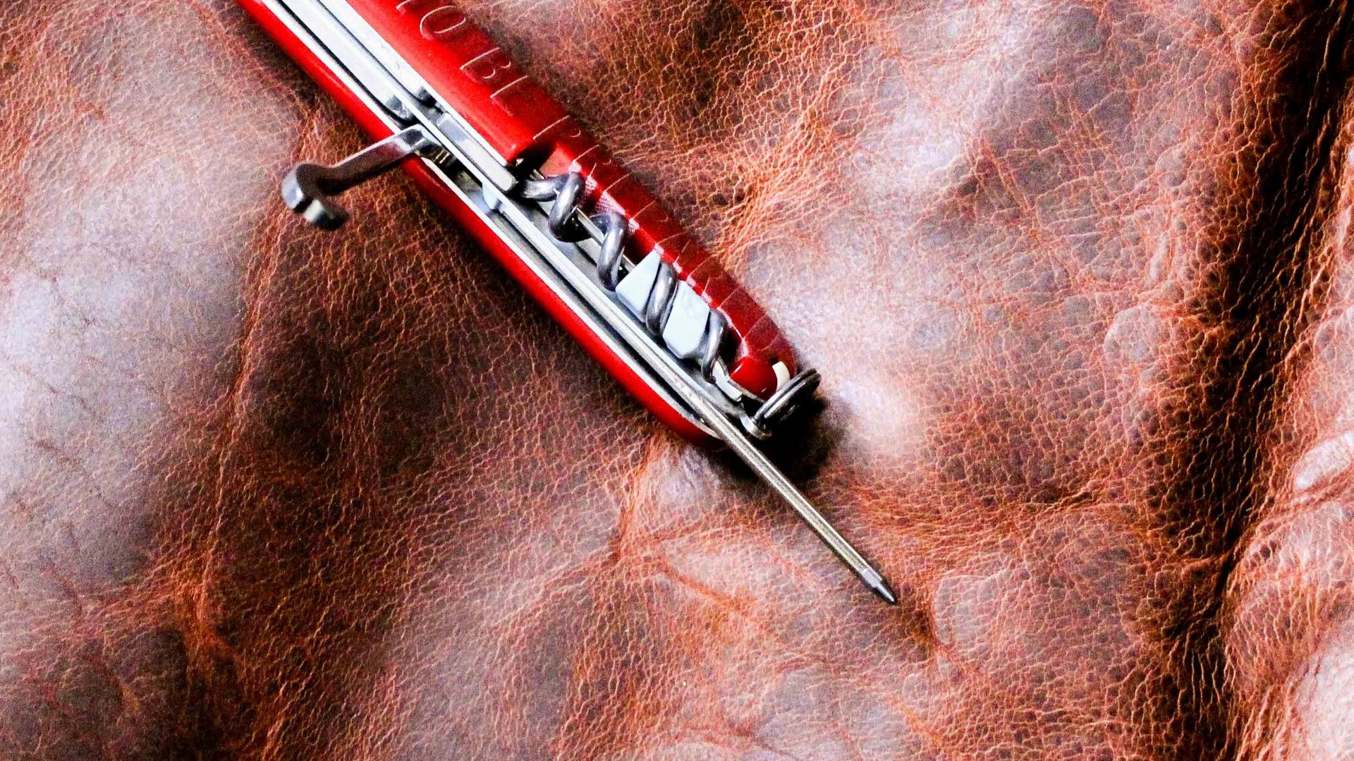 SAK-pen-hack-lead