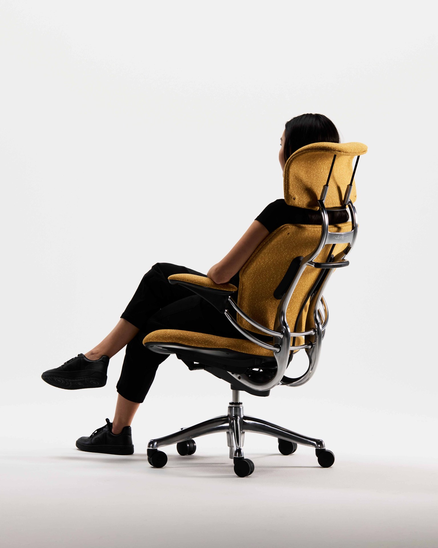 yellow office chair