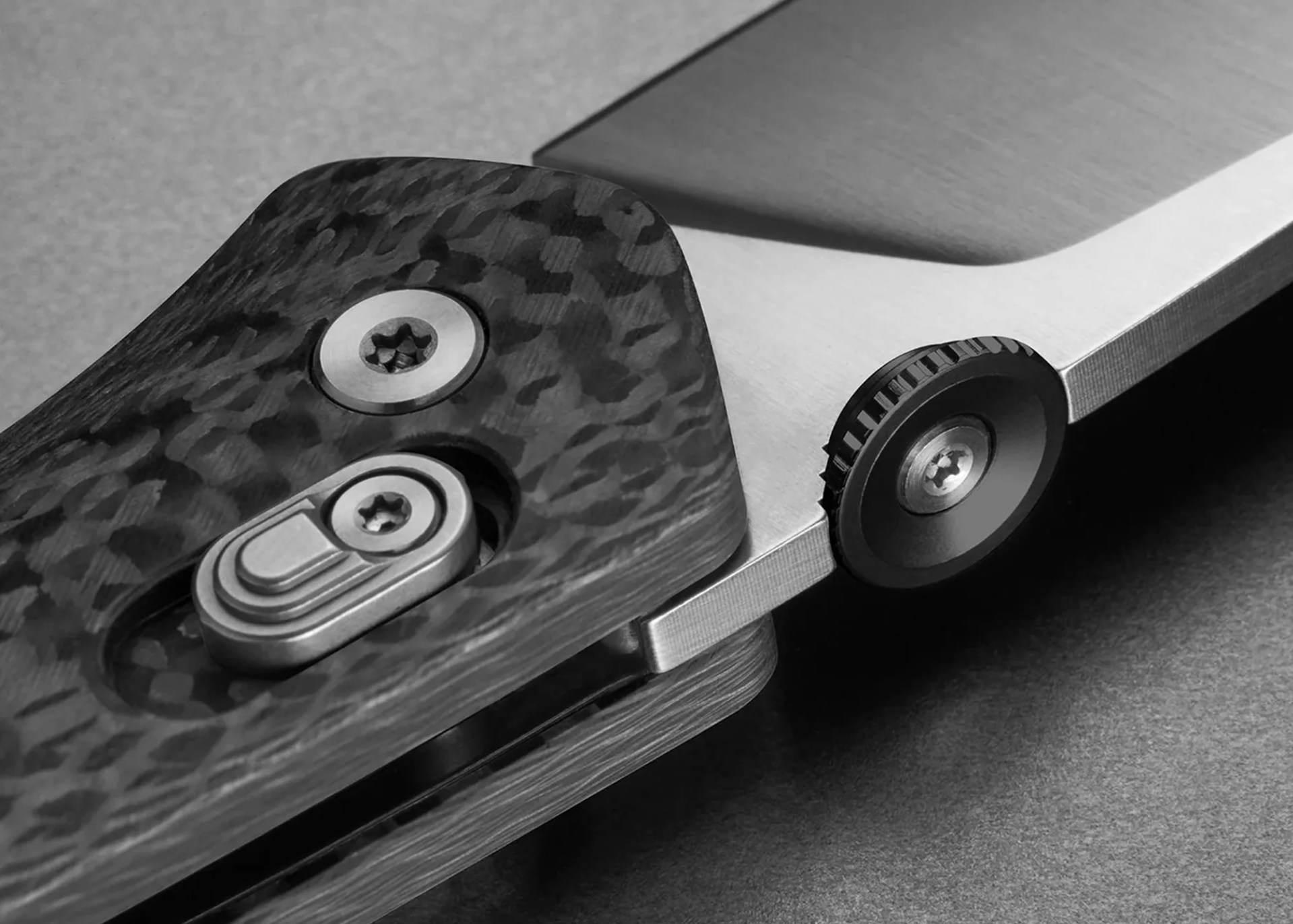 james brand carter carbon fiber macro