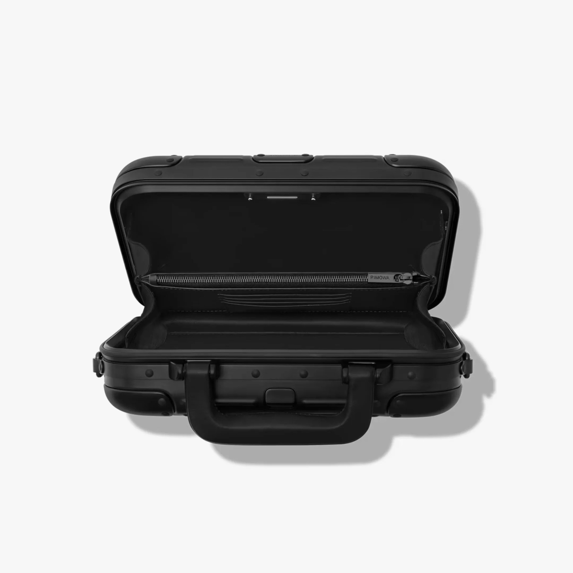 black aluminum bag