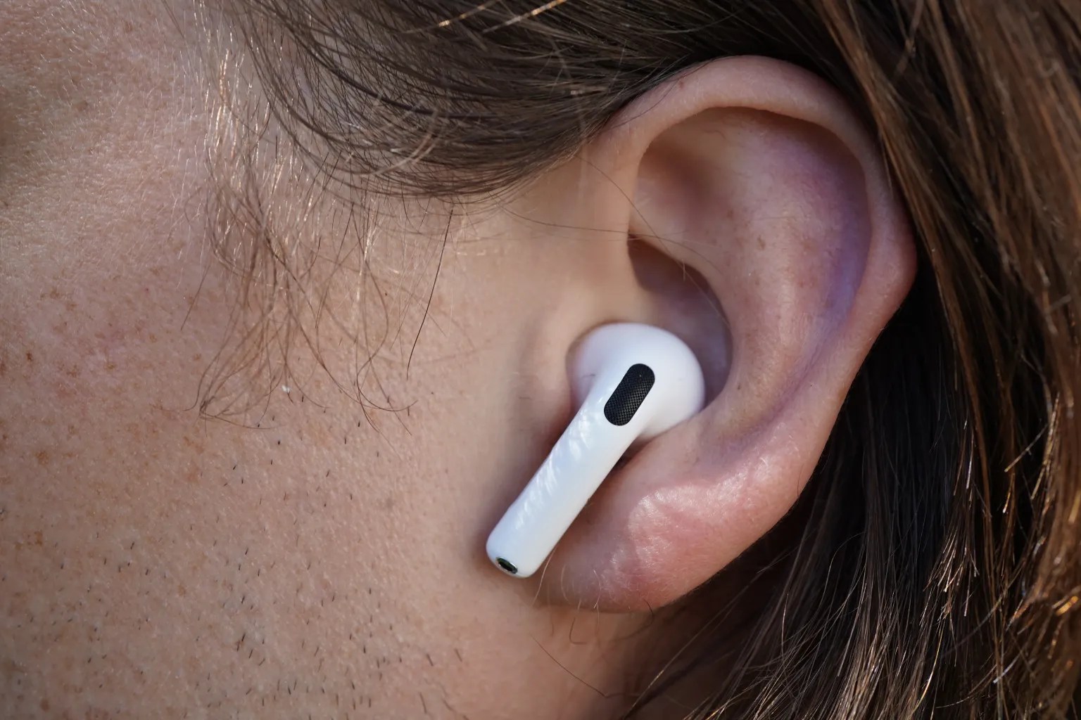 AirPods 4 in ear