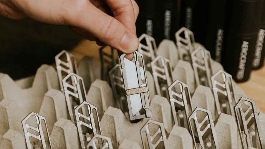 Aerocrafted utility knife