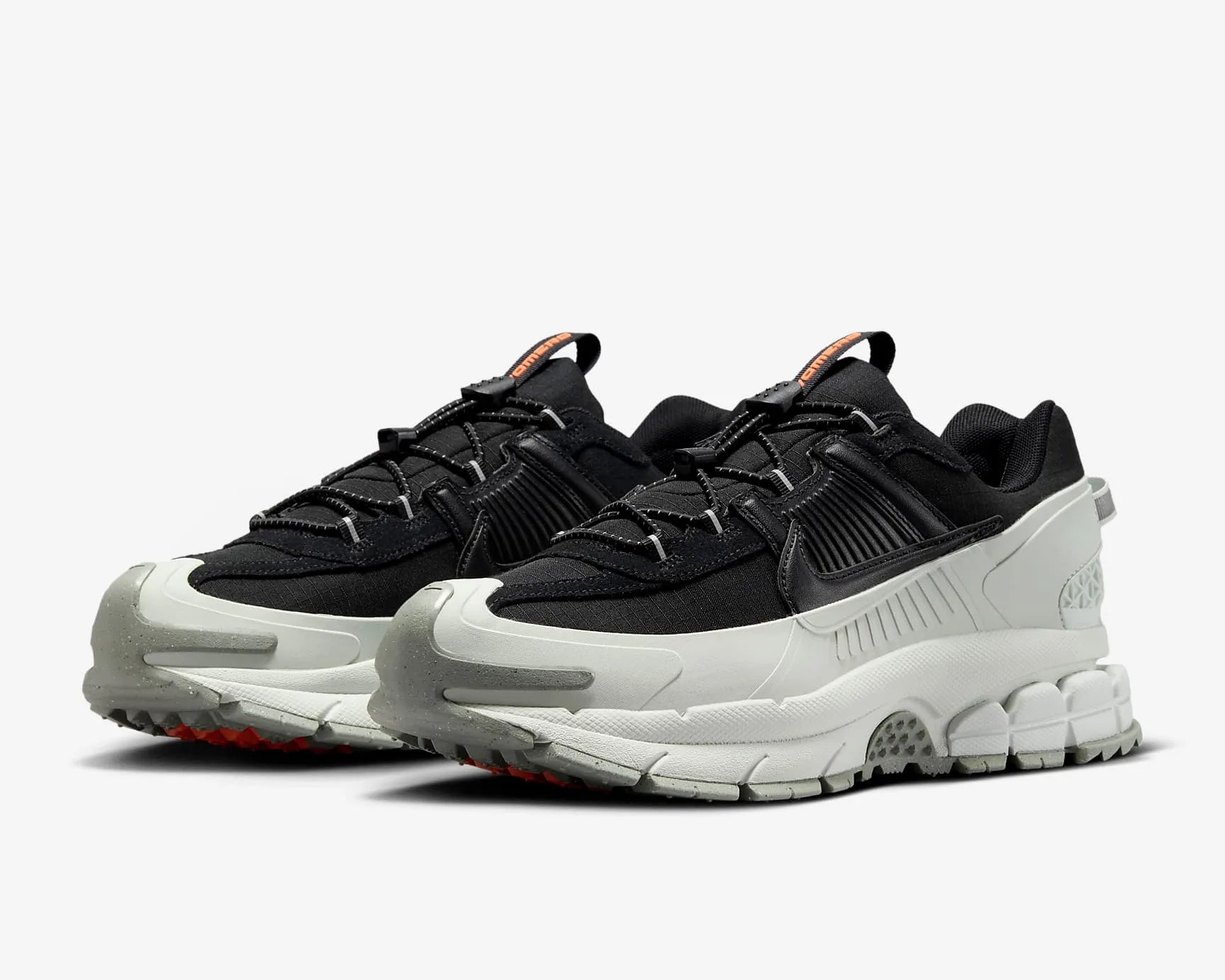 nike black and white sneaker