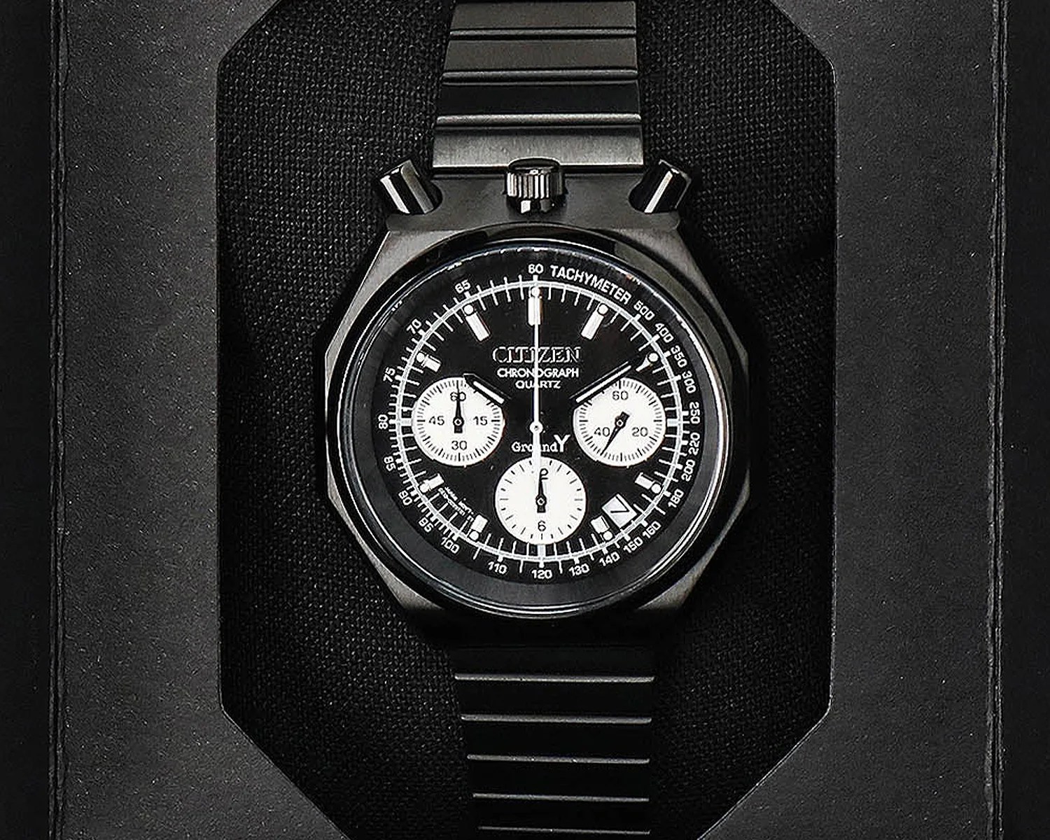 a black citizen ground y chronograph watch