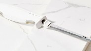 white electric knife