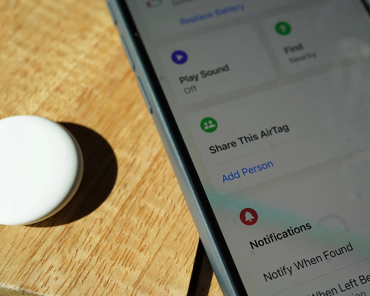 iOS 18.2 share location find my feature