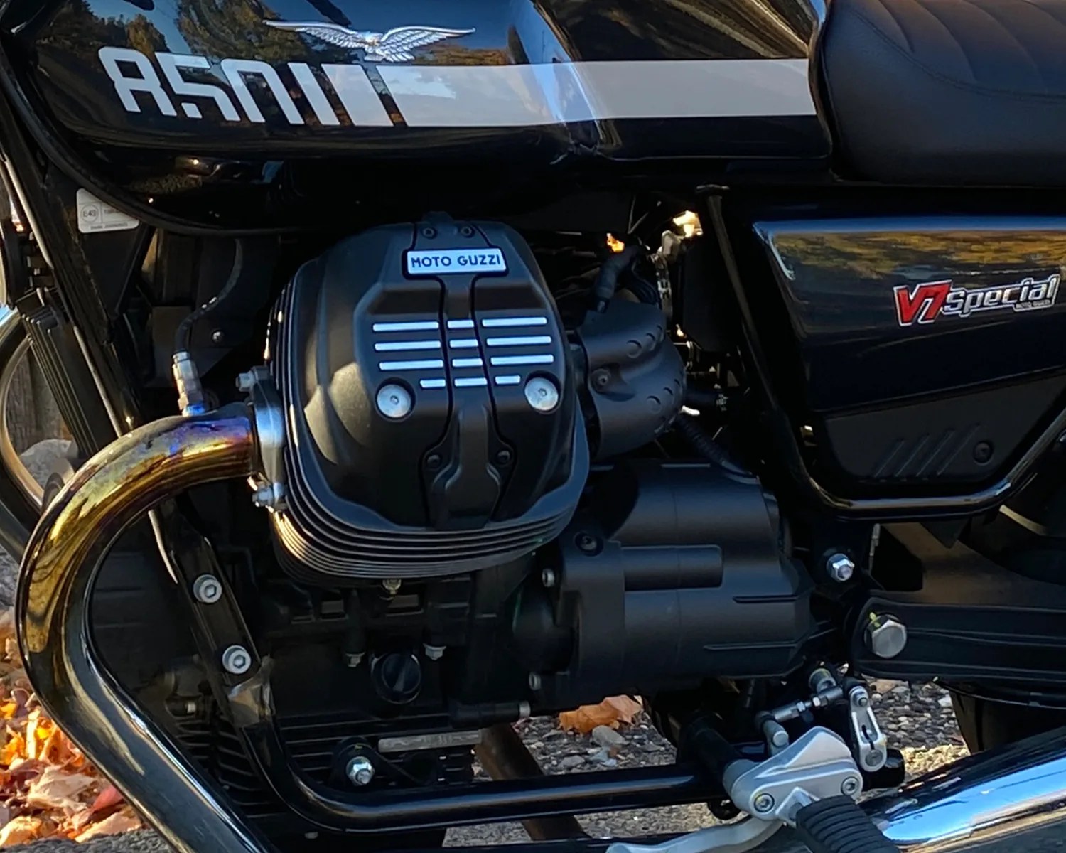 moto guzzi v-twin macro