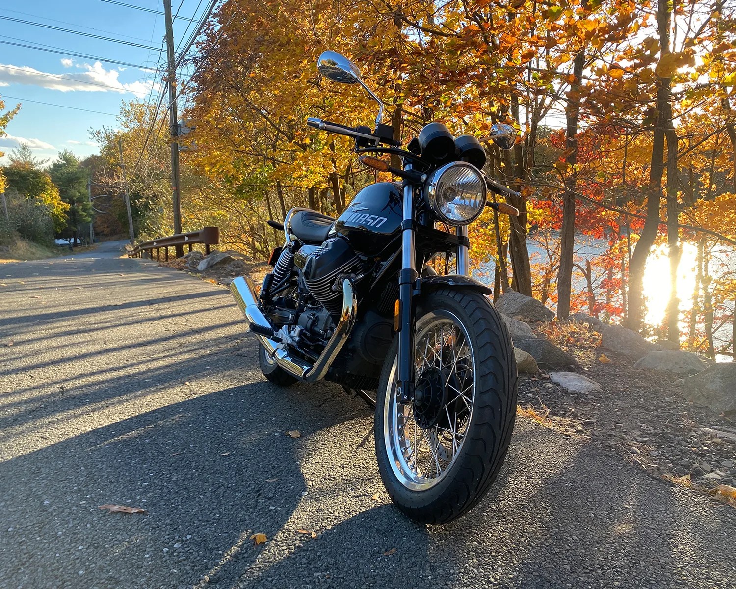 moto guzzi v7 coming at ya