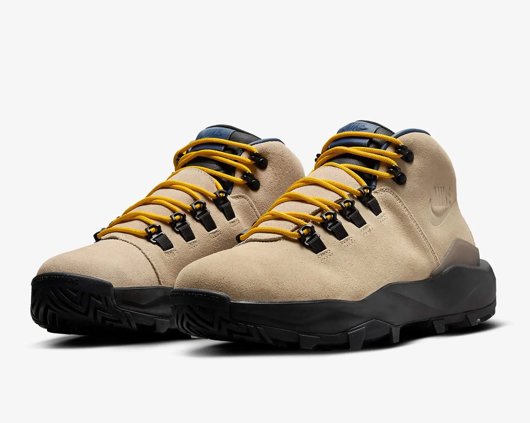 nike hiking boot