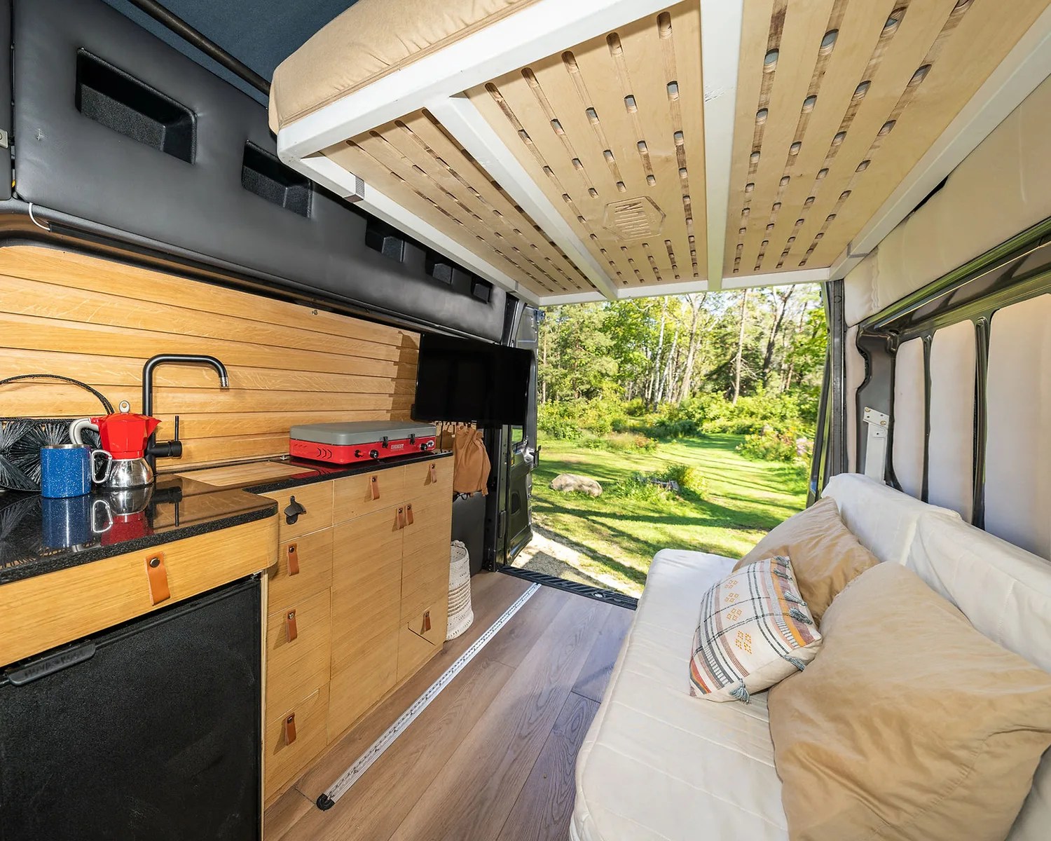 orion-motors-ford-xl-camper-van-couch-bed