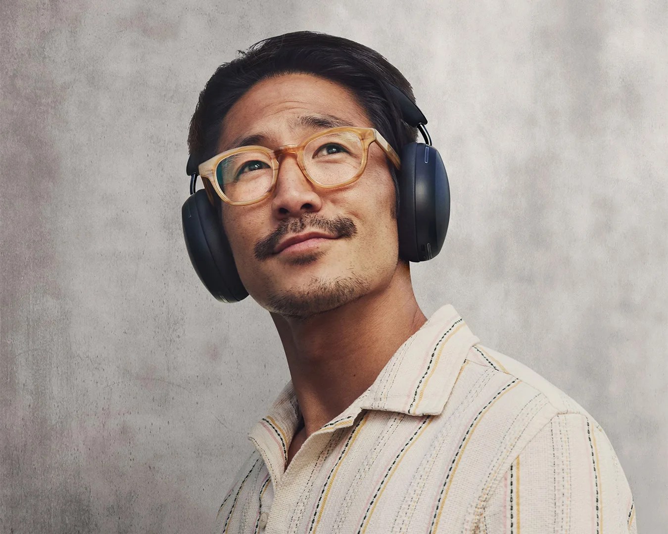 man wearing Sonos Ace Headphone