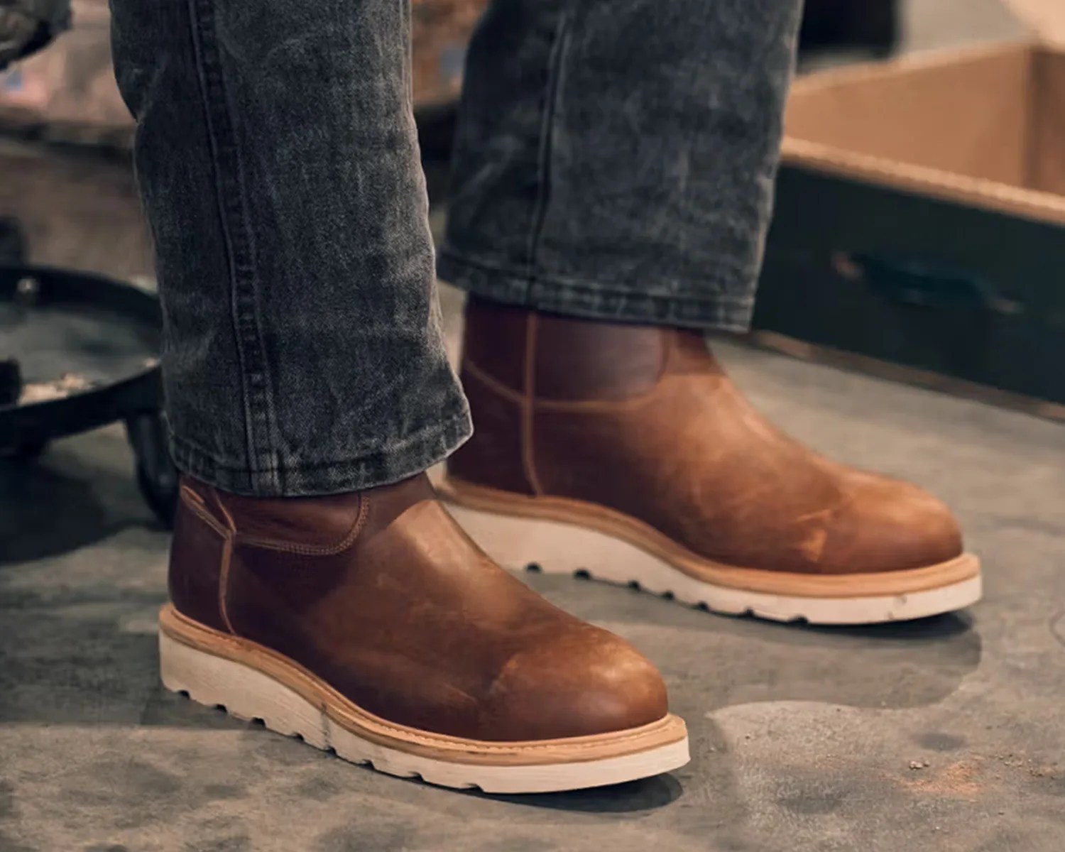 tecovas longhaul roper chilling