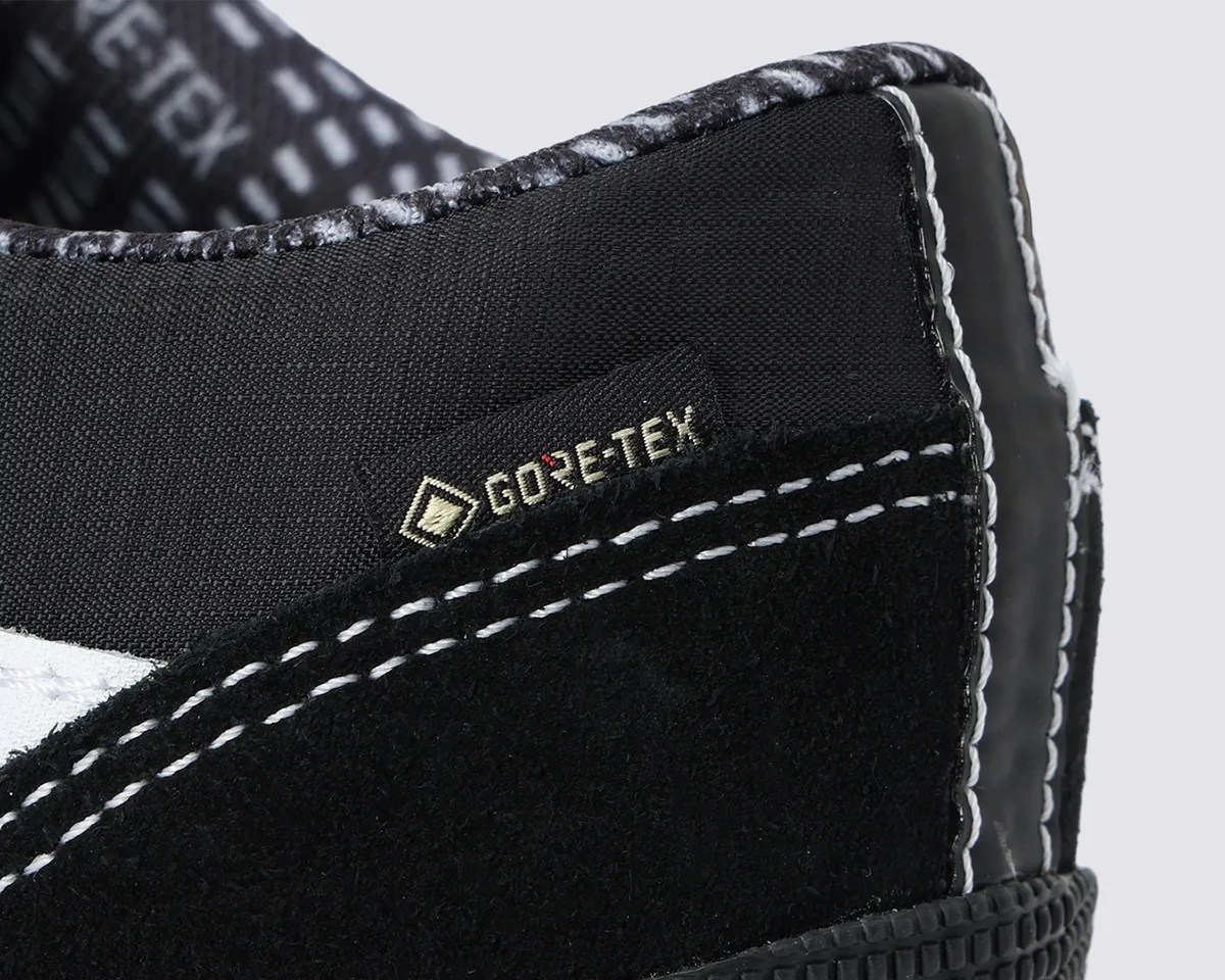 black vans shoe