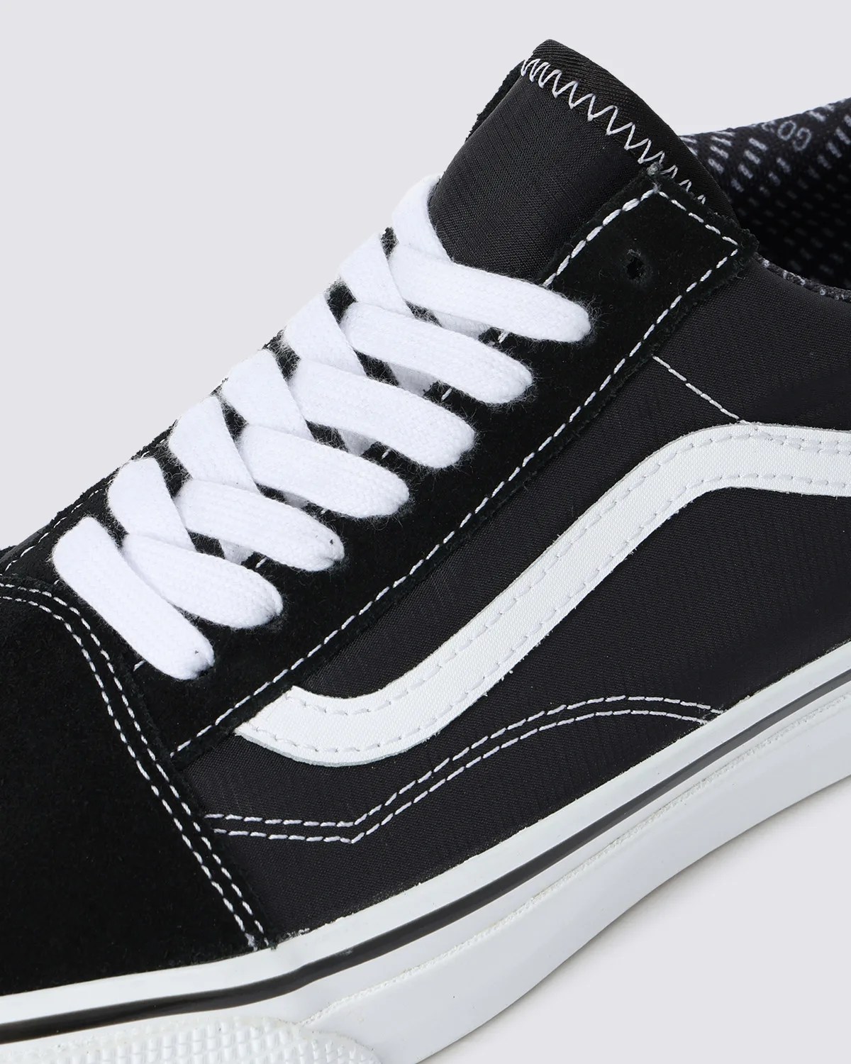 black vans shoe