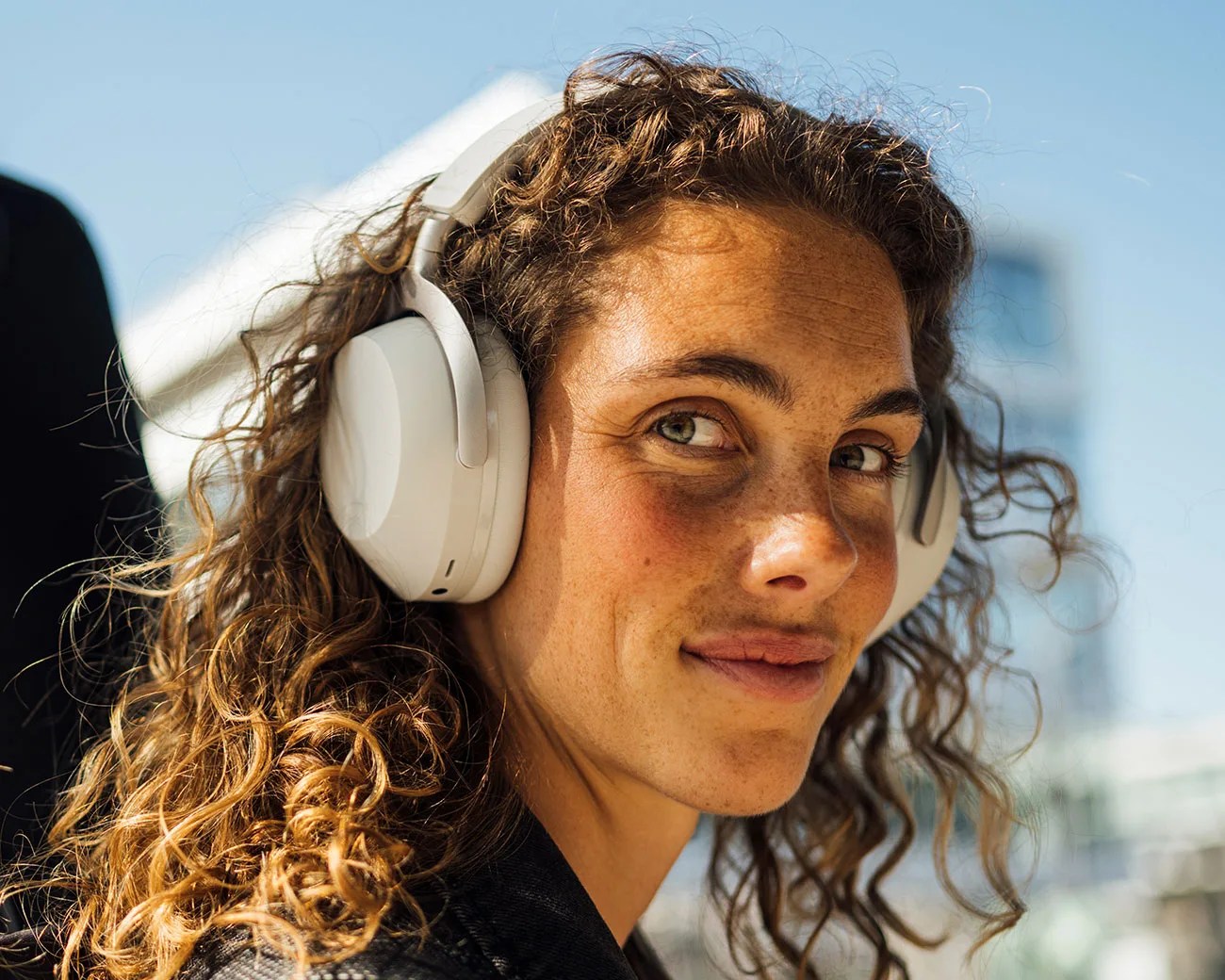 Beyerdynamic Aventho 300 headphones