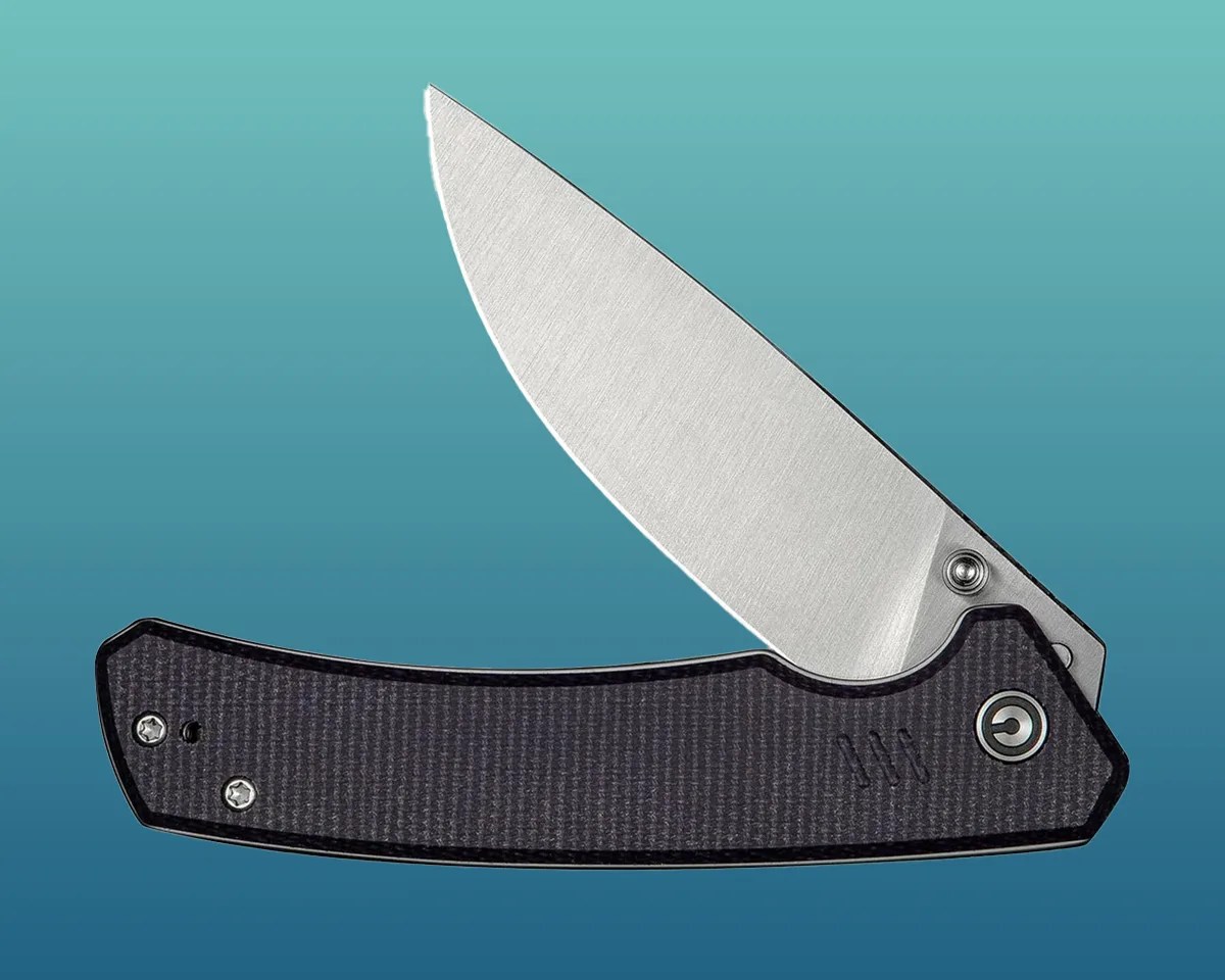 Civivi Merit knife pivot on blue gradient background