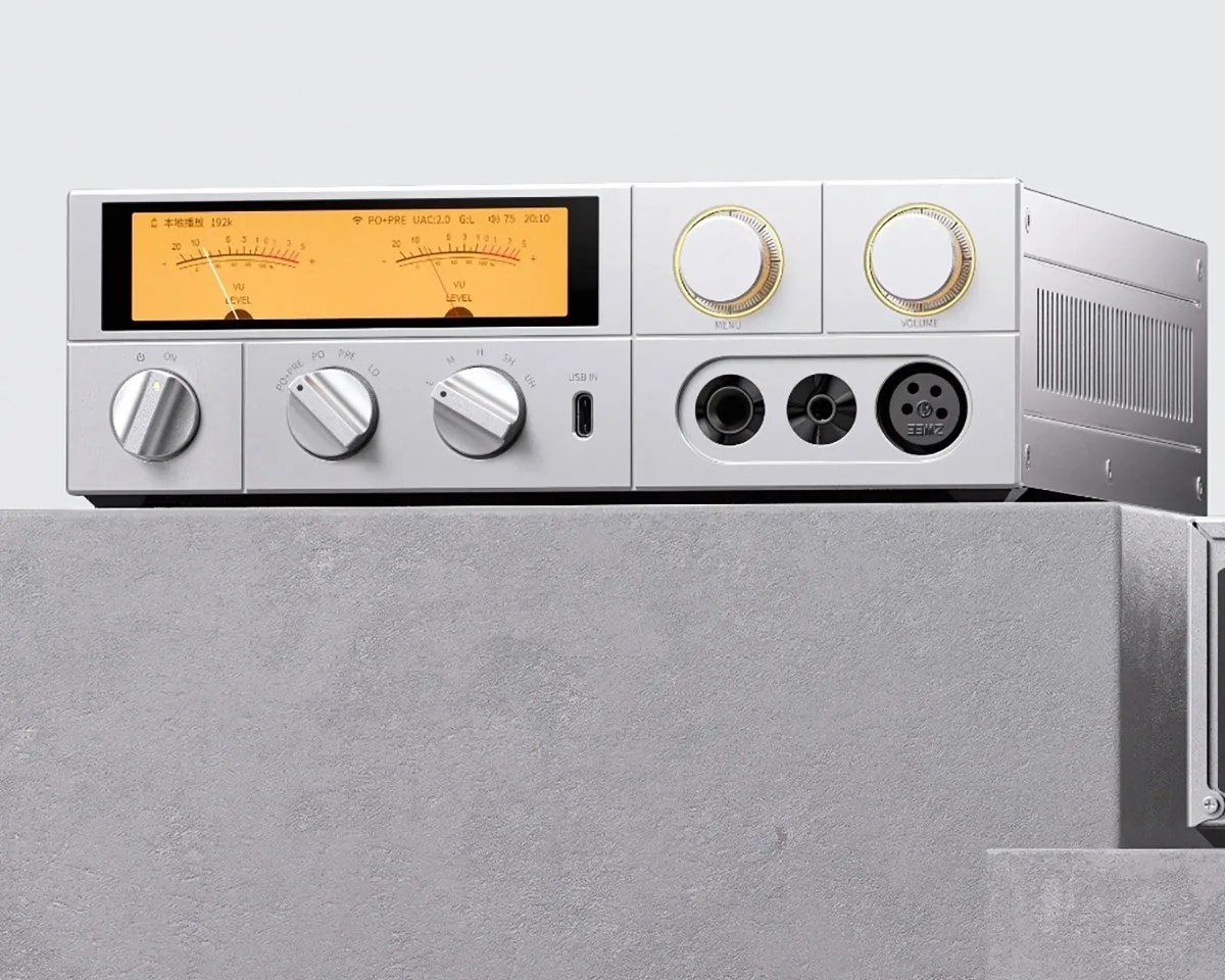 FiiO K17 headphone amp