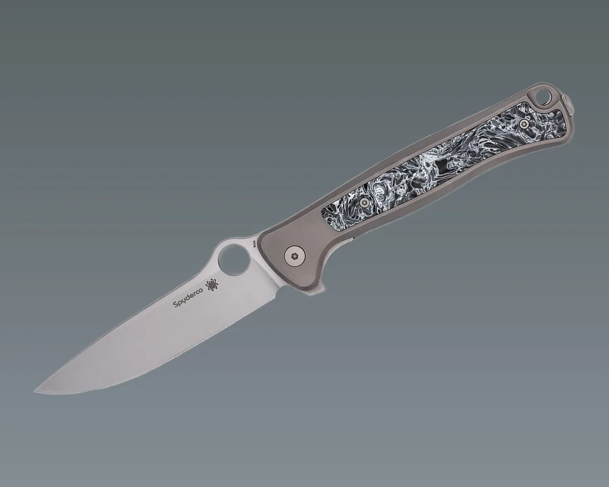 Spyderco Slym knife on gray gradient background